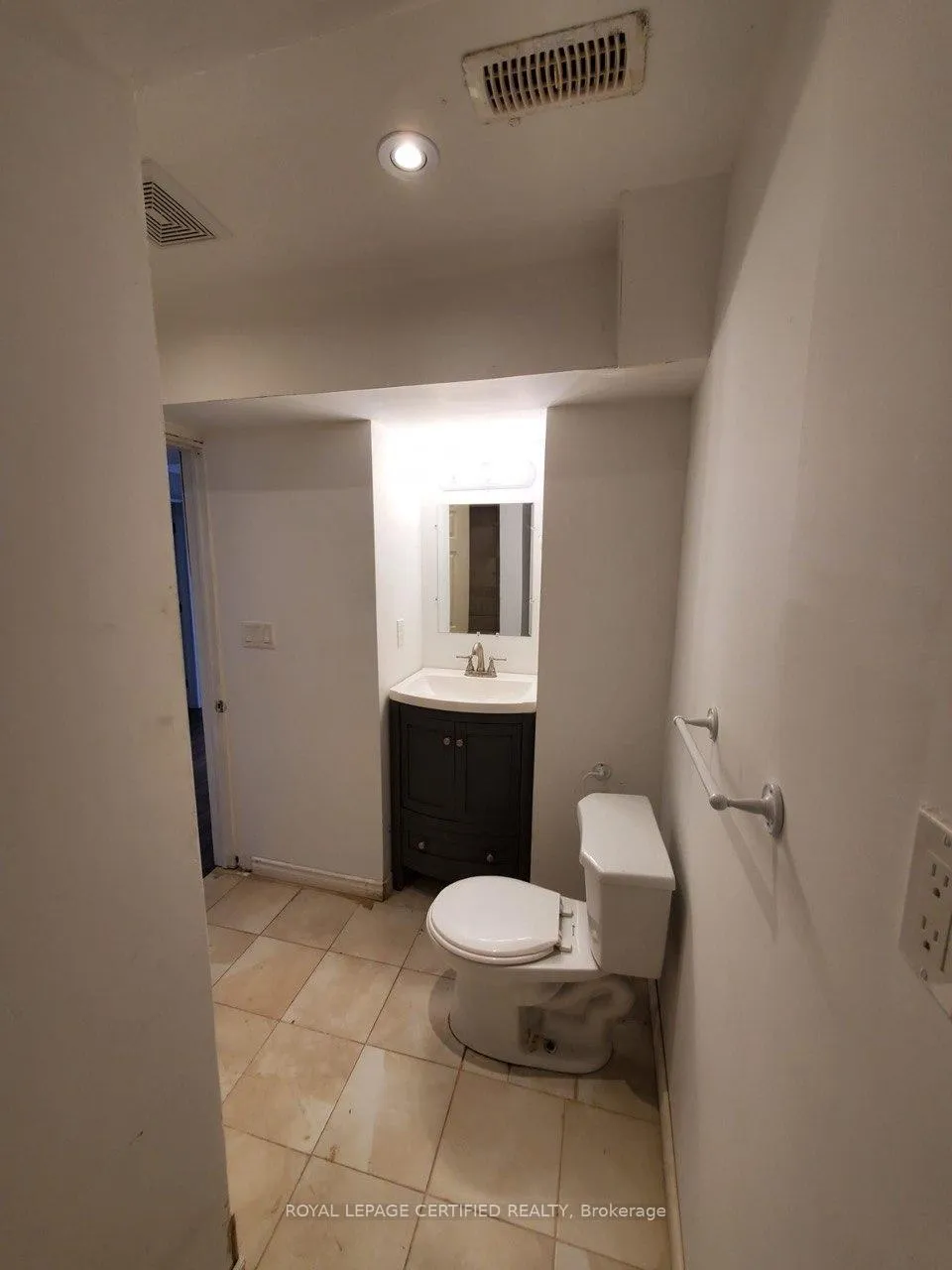 Photo 6 of 595 Walpole Crescent, Newmarket, Stonehaven-Wyndham — HOMEH