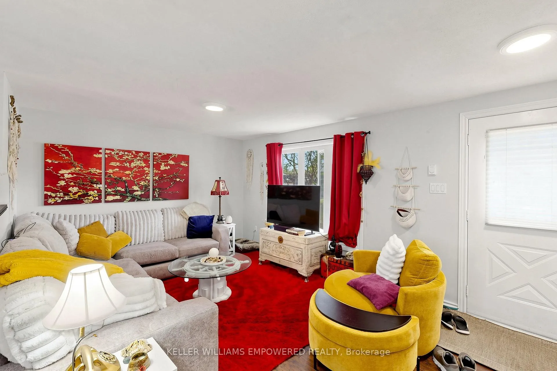 Photo 2 of 40 Doris Drive, Barrie, Allandale Heights — HOMEH