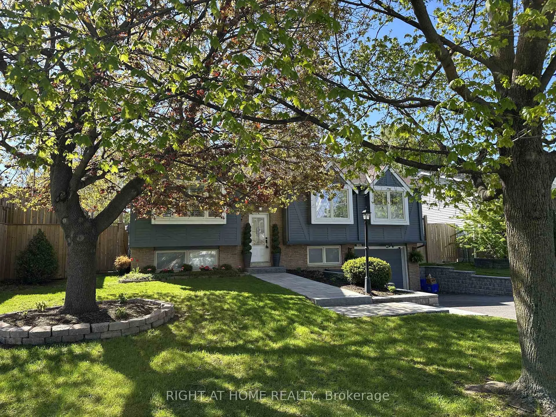 Photo 3 of 760 Willow Avenue, Milton, Dorset Park — HOMEH