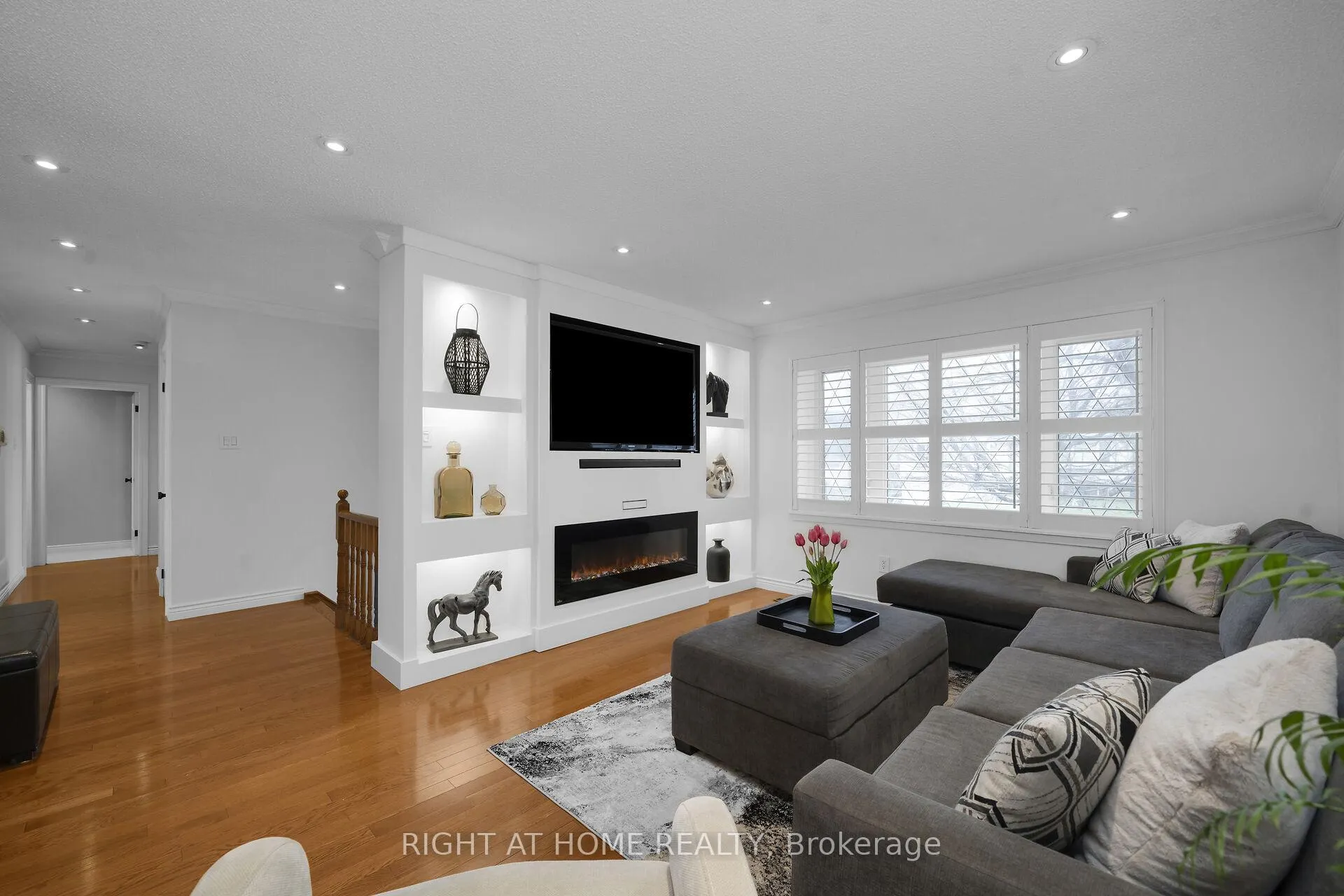 Photo 6 of 760 Willow Avenue, Milton, Dorset Park — HOMEH