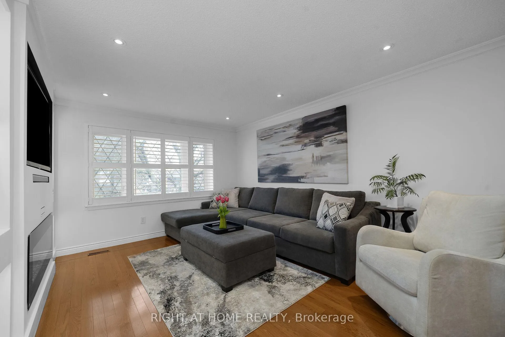 Photo 7 of 760 Willow Avenue, Milton, Dorset Park — HOMEH