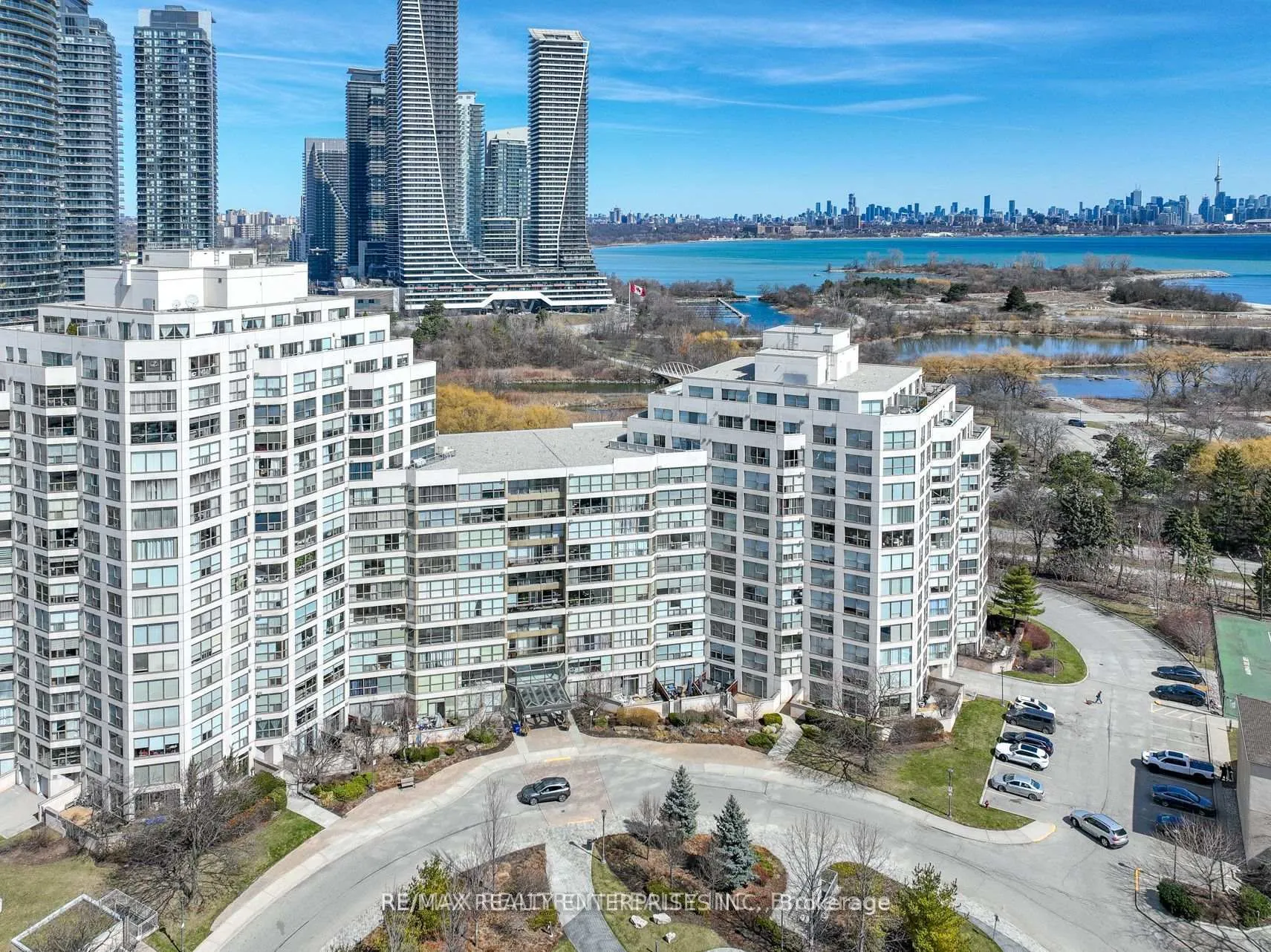 Front of Unit 607, 2261 Lake Shore Boulevard W