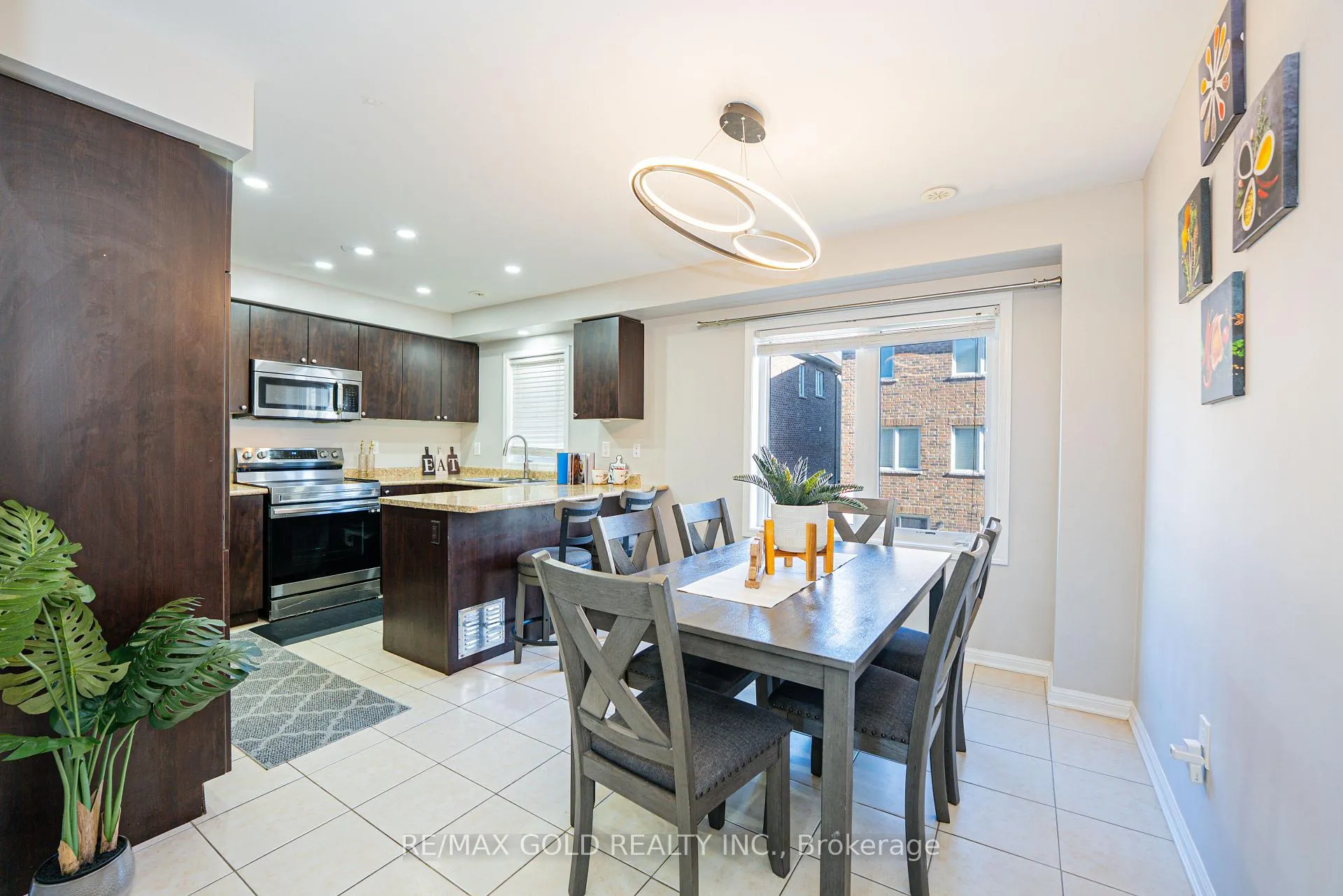 Photo 15 of 45 Ariel Road, Brampton, Northwest Brampton — HOMEH