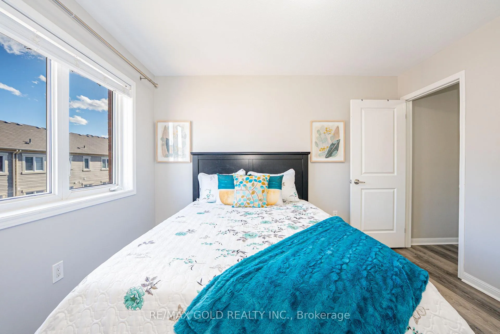 Photo 21 of 45 Ariel Road, Brampton, Northwest Brampton — HOMEH