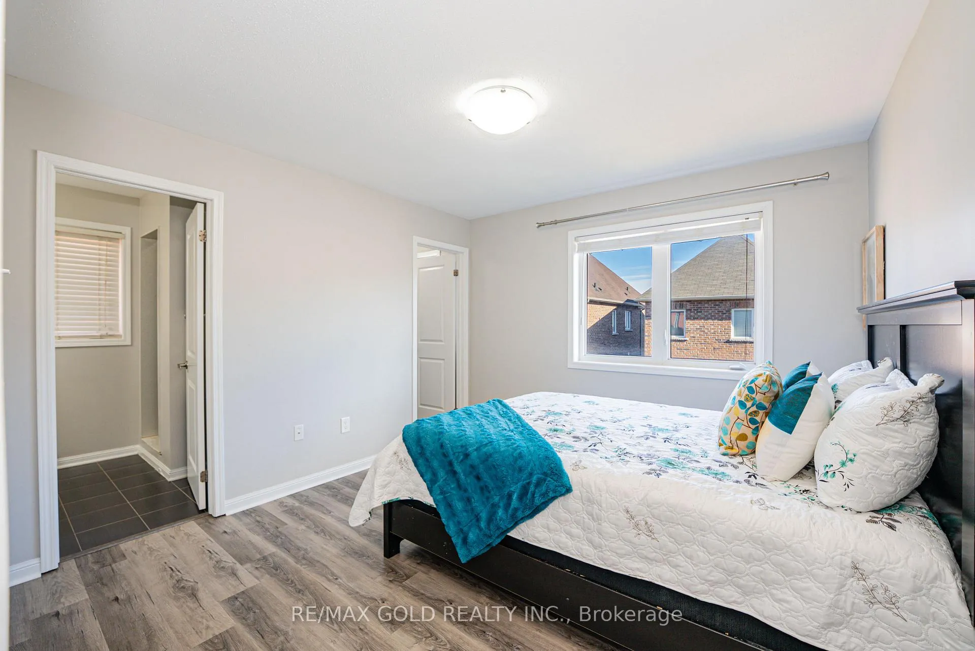 Photo 22 of 45 Ariel Road, Brampton, Northwest Brampton — HOMEH