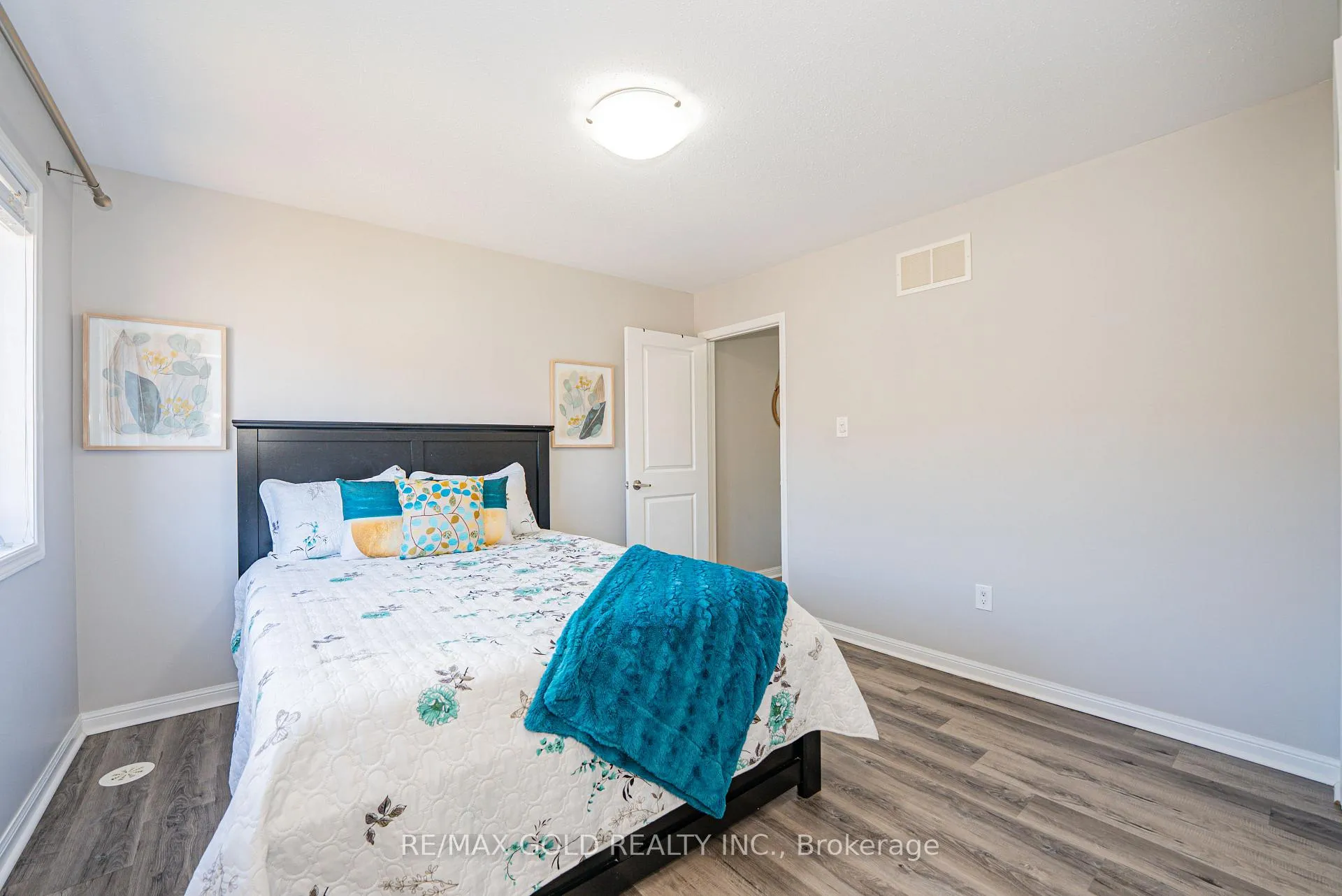 Photo 23 of 45 Ariel Road, Brampton, Northwest Brampton — HOMEH
