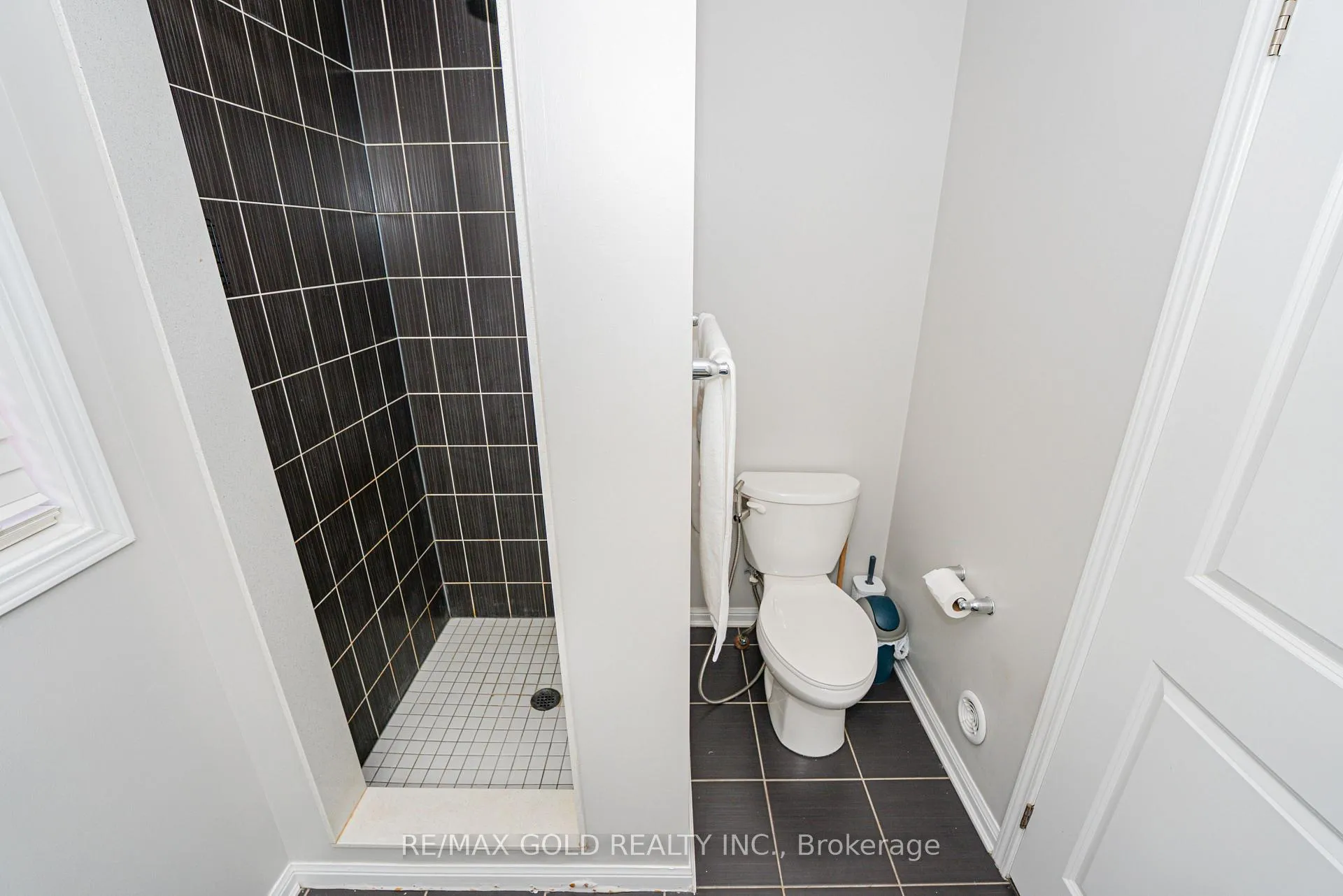 Photo 25 of 45 Ariel Road, Brampton, Northwest Brampton — HOMEH