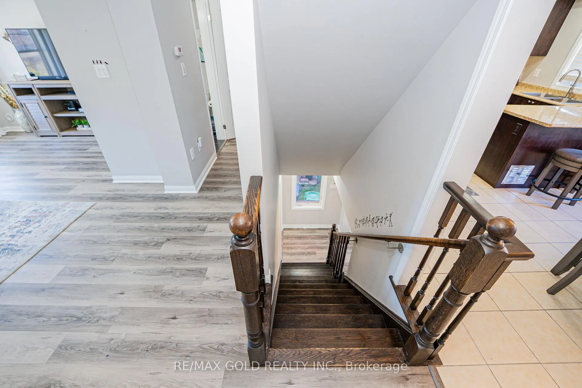 Photo 29 of 45 Ariel Road, Brampton, Northwest Brampton — HOMEH
