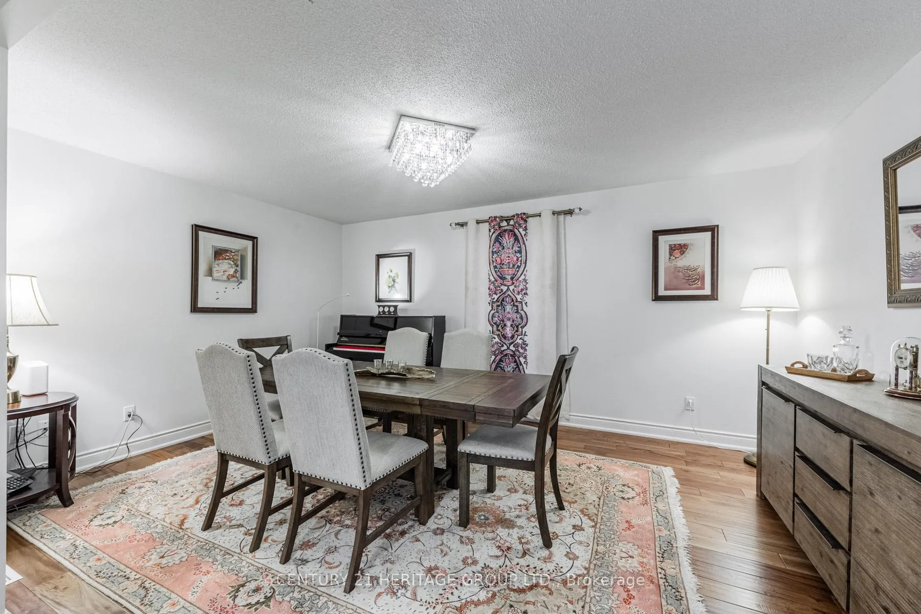 Photo 3 of 36 Hallmark Court, Vaughan, Crestwood-Springfarm-Yorkhill — HOMEH