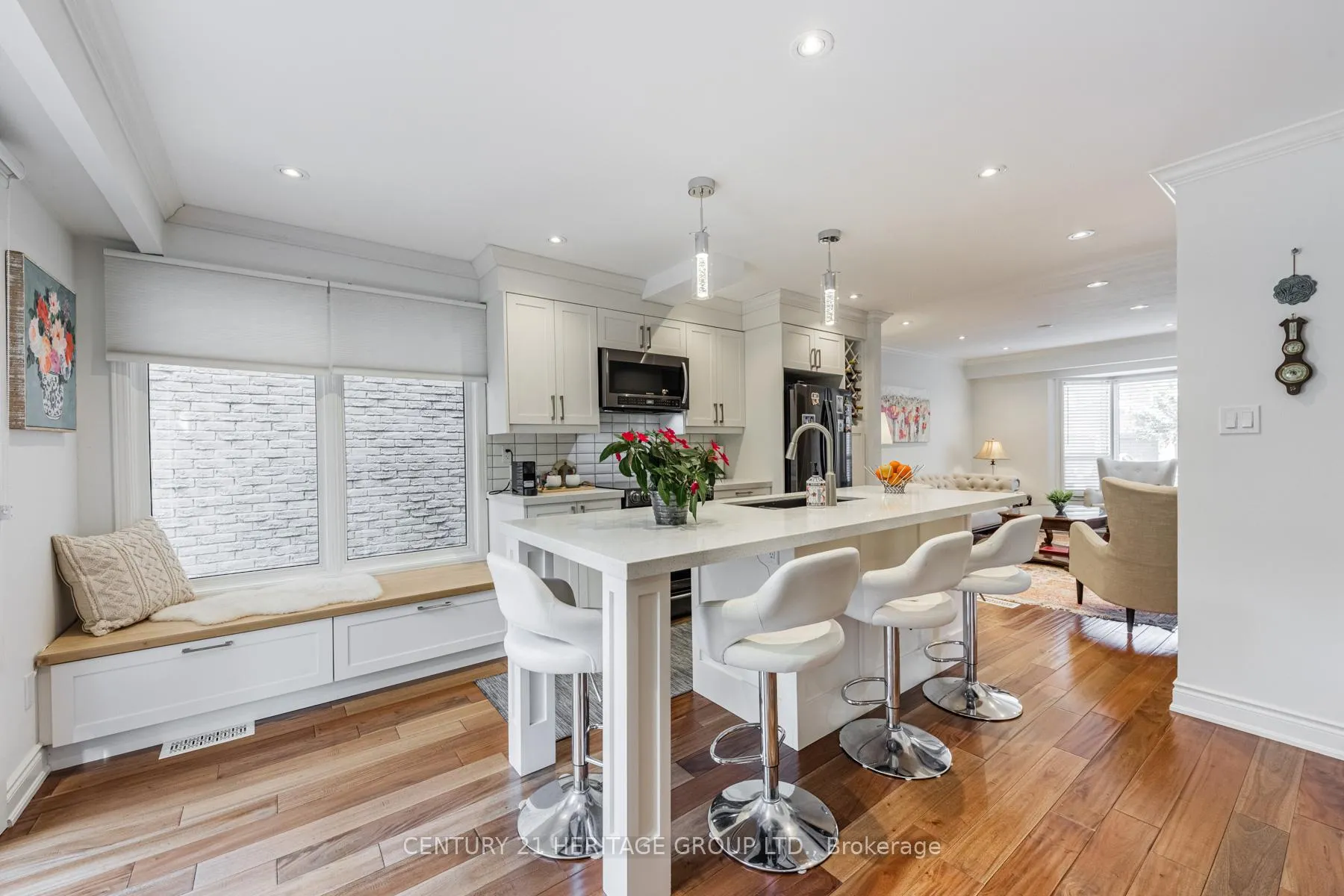 Photo 10 of 36 Hallmark Court, Vaughan, Crestwood-Springfarm-Yorkhill — HOMEH
