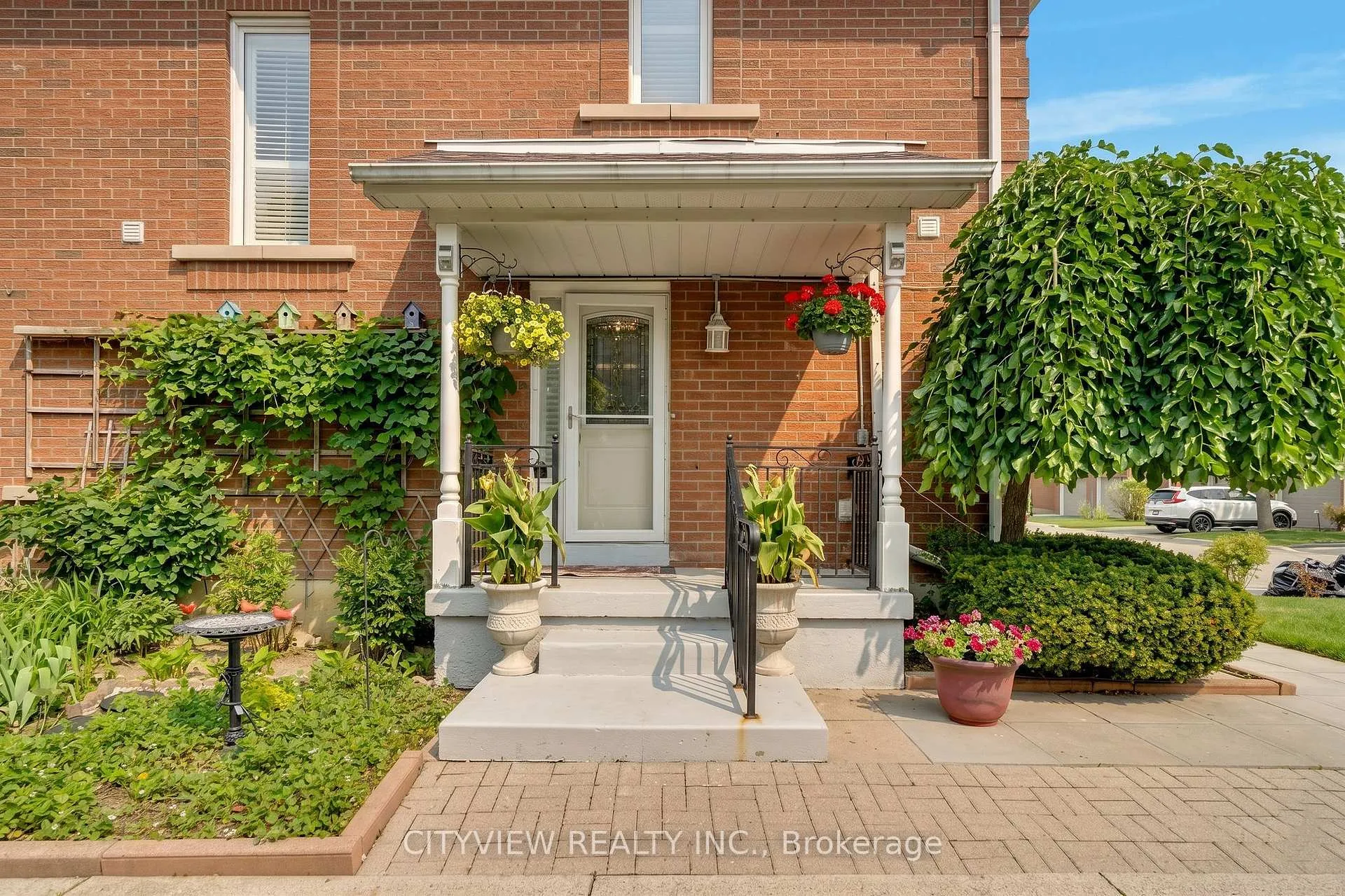 Photo 3 of Unit 67, 6050 Bidwell Trail, Mississauga, East Credit — HOMEH