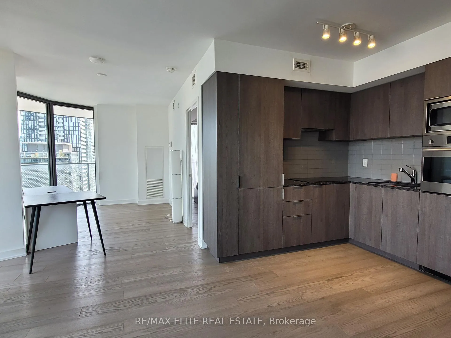 Photo 3 of Unit 1911, 11 Wellesley Street W, Toronto, Bay Street Corridor — HOMEH