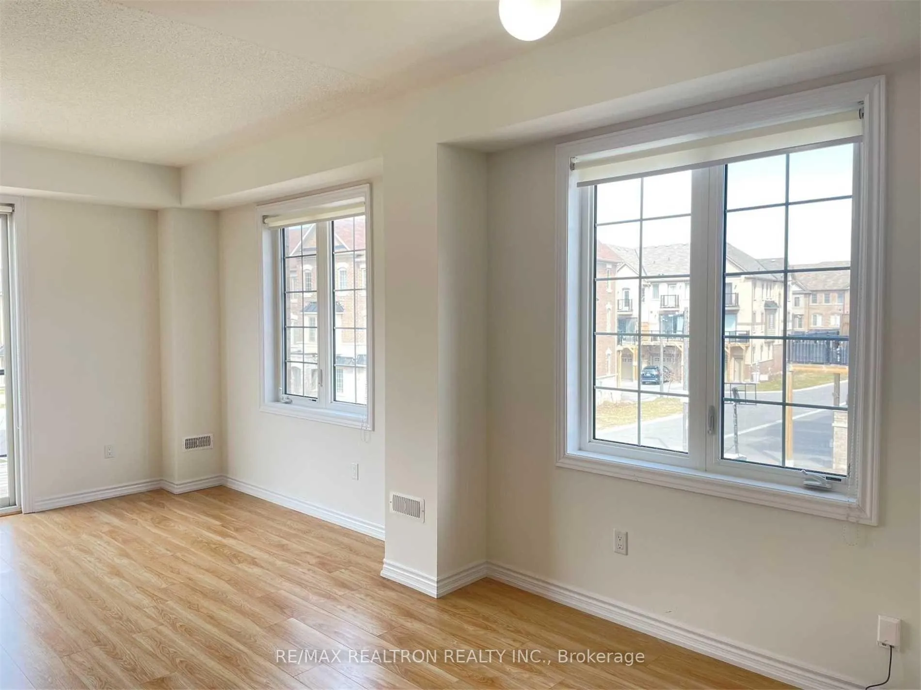 Photo 9 of 184 William Forster Road, Markham, Cornell — HOMEH