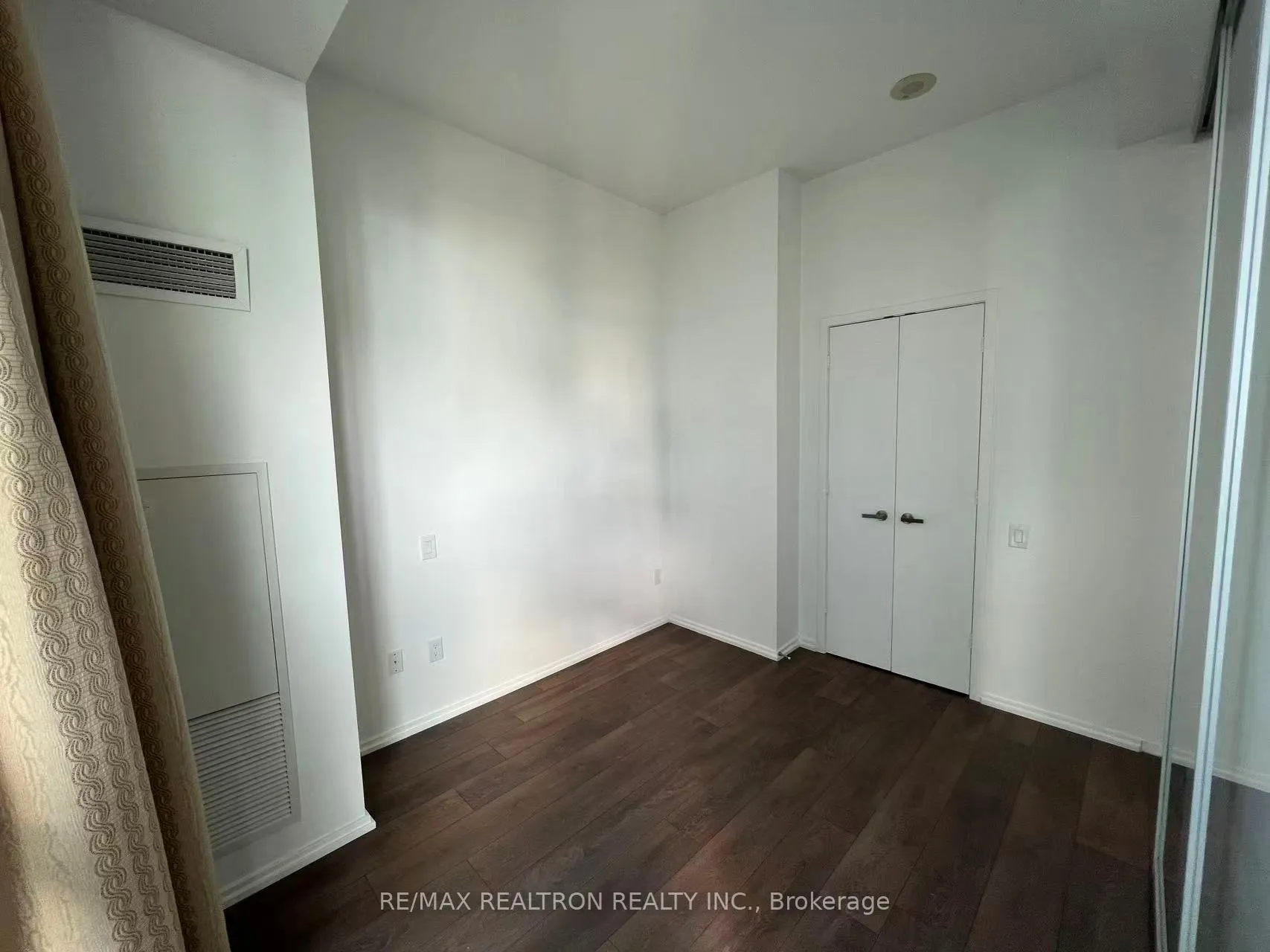 Photo 7 of Unit 5105, 45 Charles Street E, Toronto, Church-Yonge Corridor — HOMEH