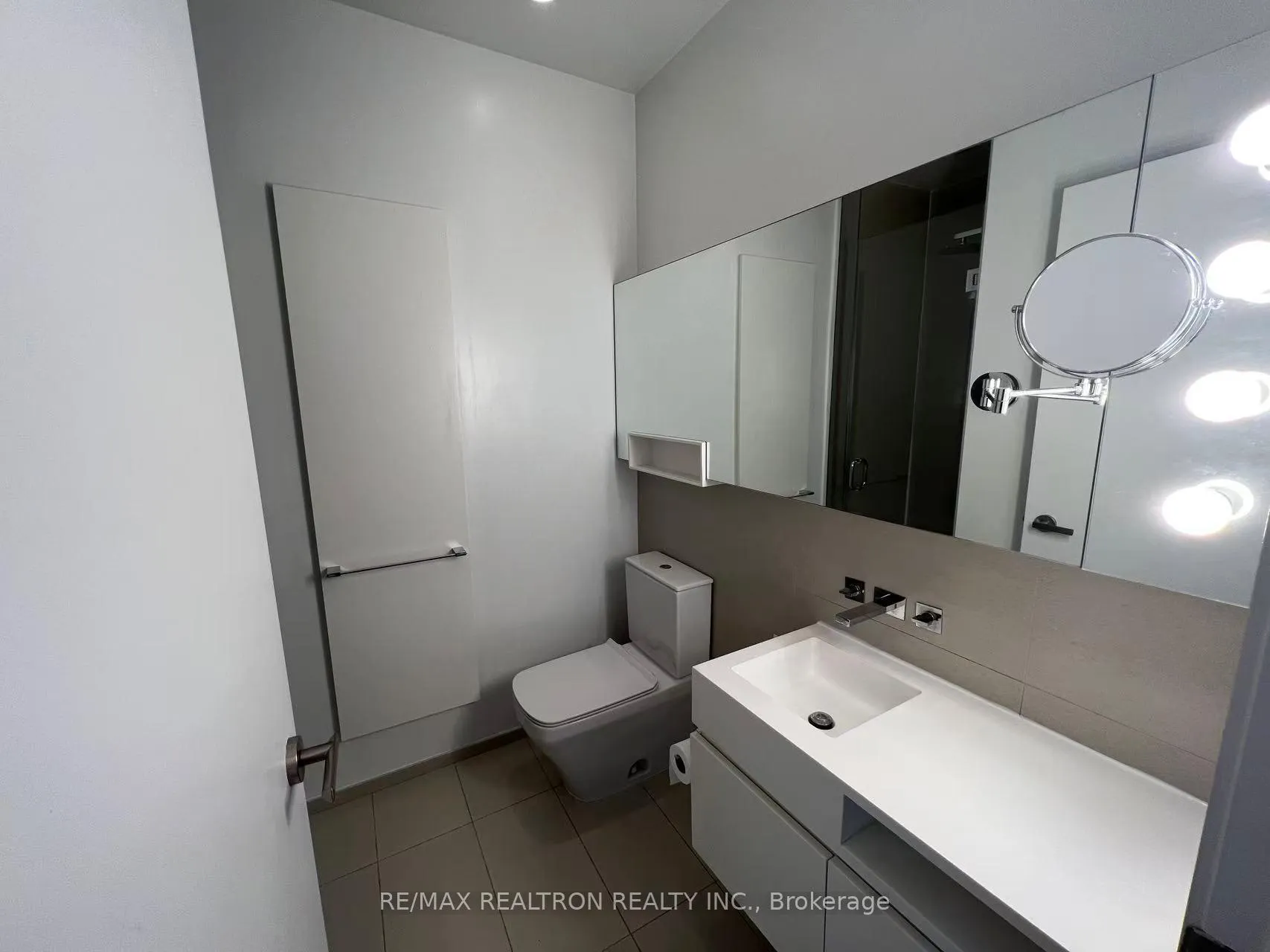 Photo 9 of Unit 5105, 45 Charles Street E, Toronto, Church-Yonge Corridor — HOMEH