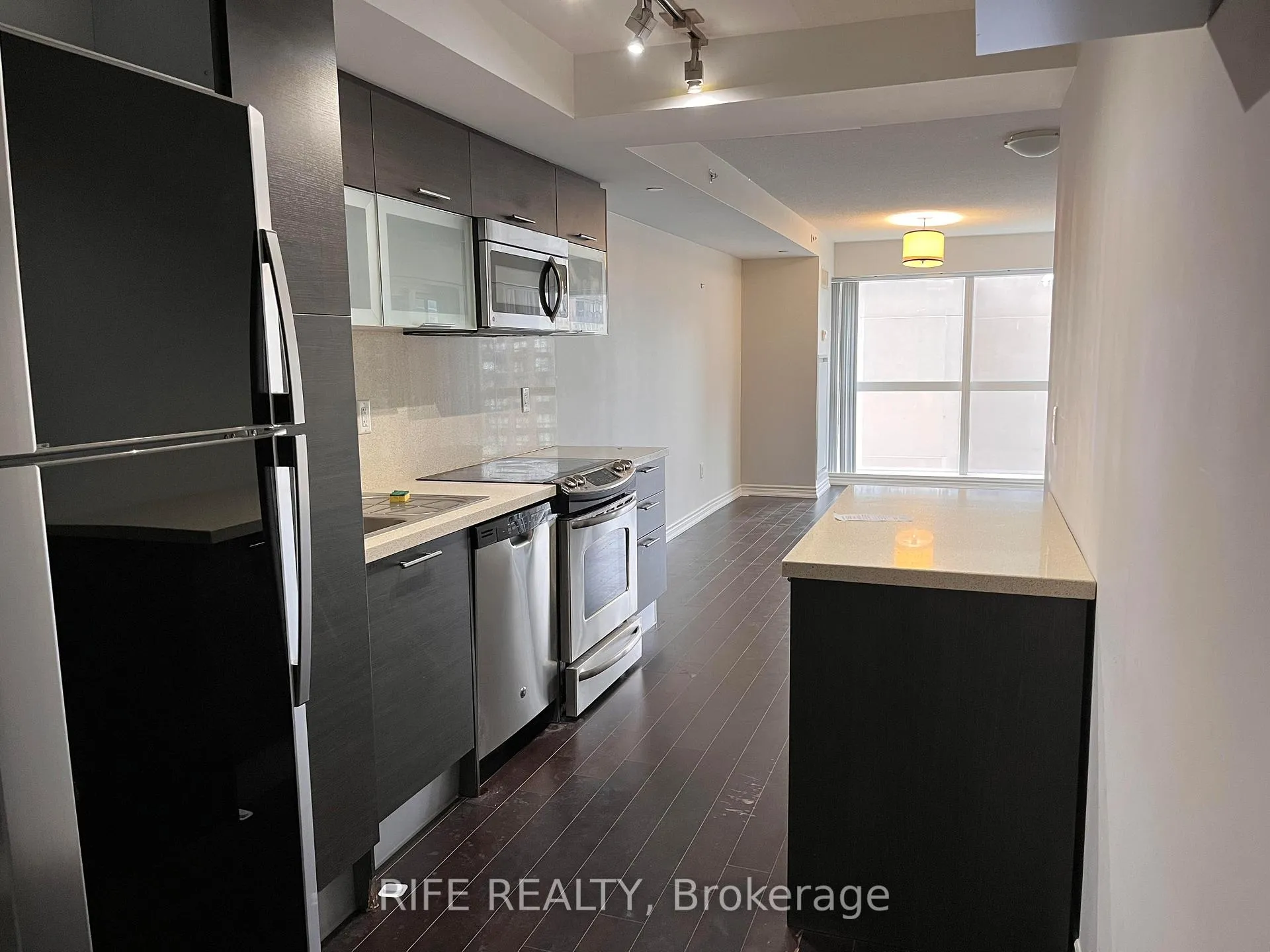 Front of Unit 1101, 386 Yonge Street