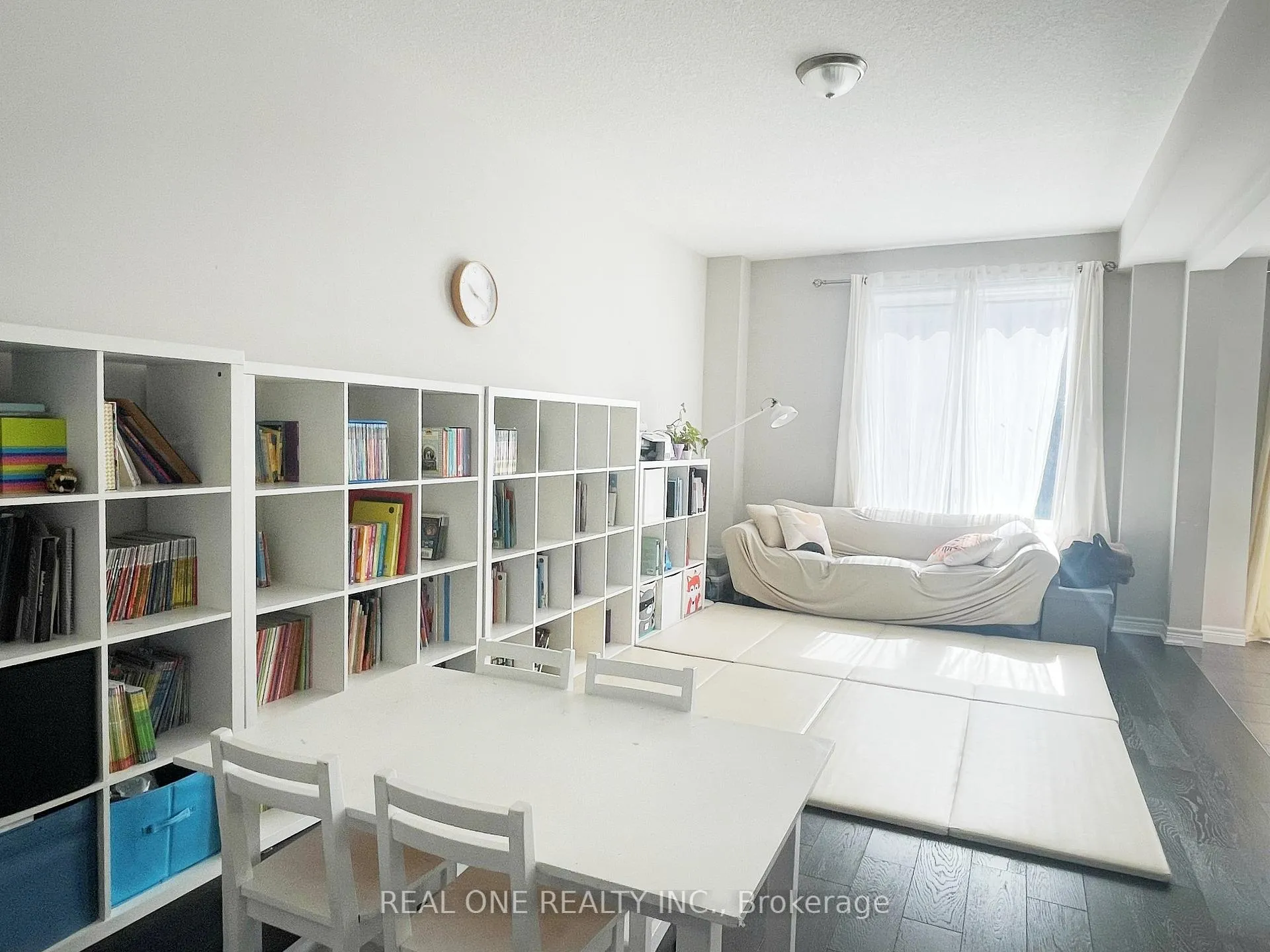 Photo 4 of Unit 27, 90 Raymond Road, Hamilton, Meadowlands — HOMEH