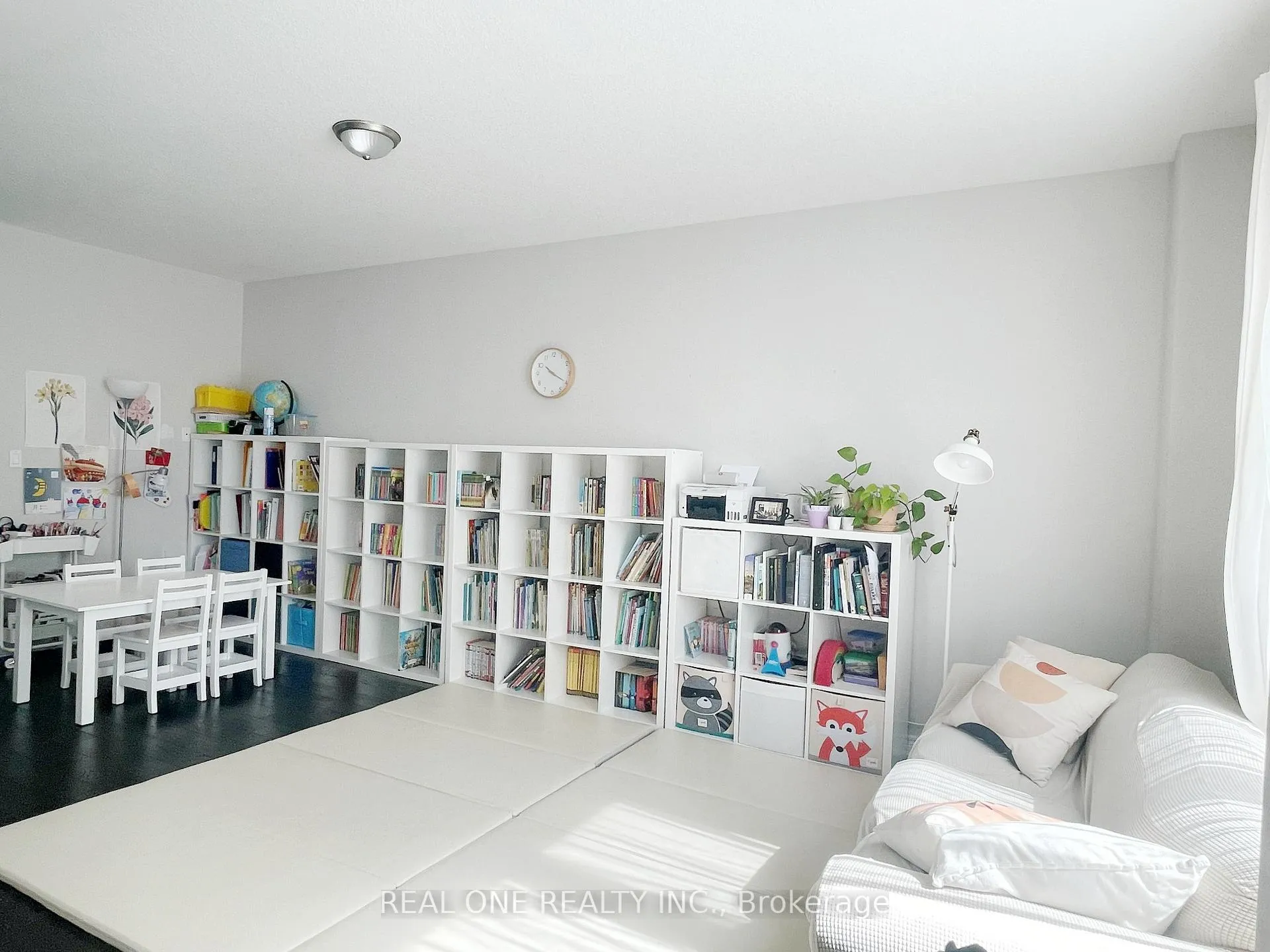 Photo 5 of Unit 27, 90 Raymond Road, Hamilton, Meadowlands — HOMEH