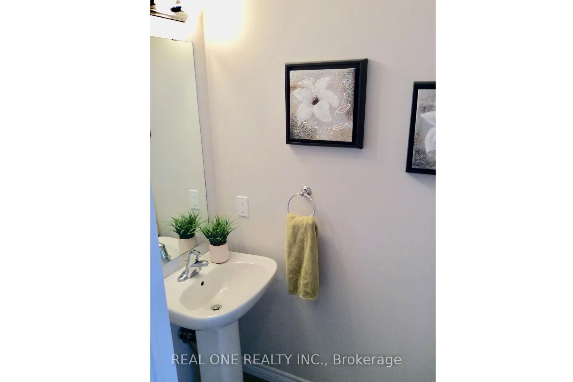 Photo 12 of Unit 27, 90 Raymond Road, Hamilton, Meadowlands — HOMEH