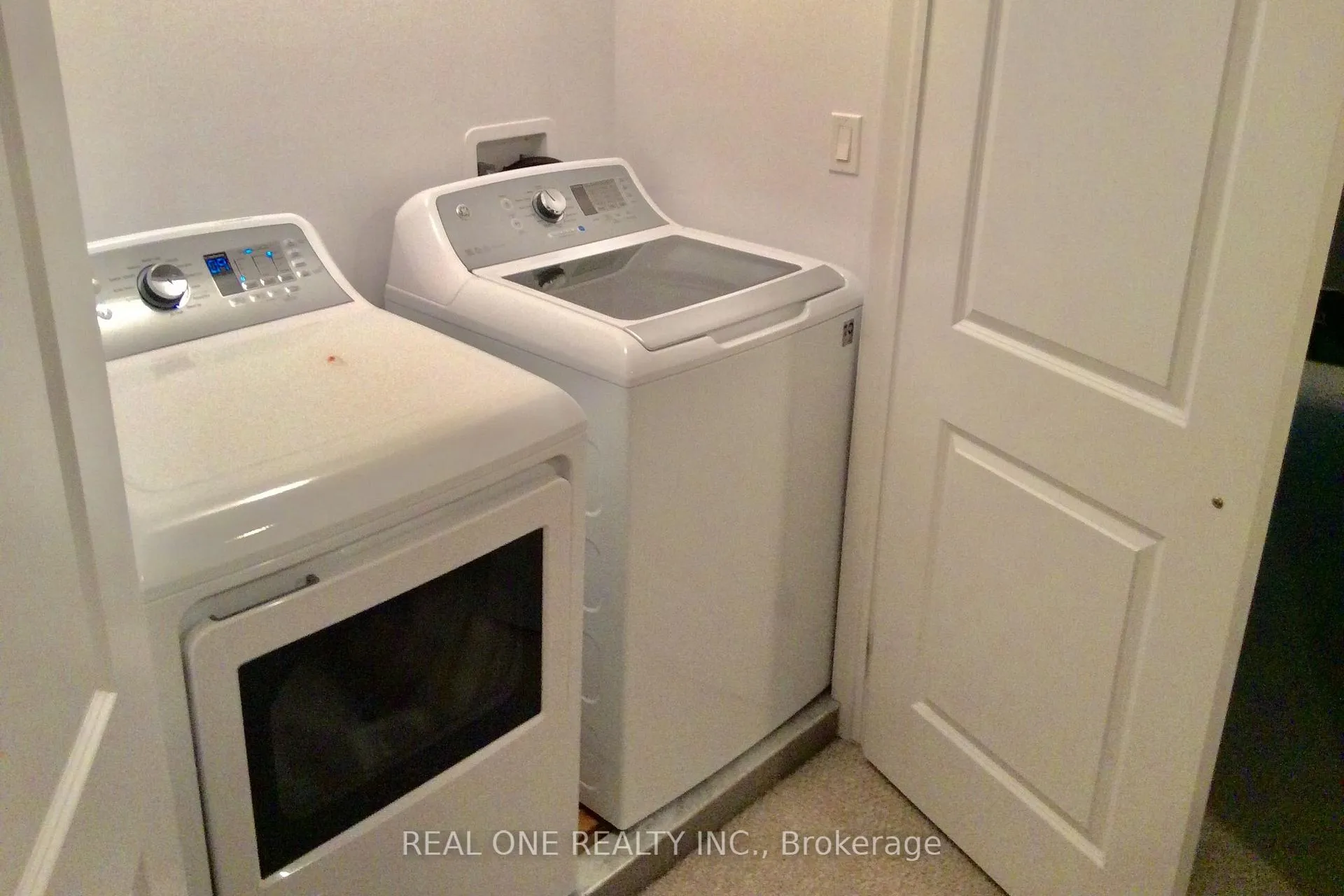 Photo 20 of Unit 27, 90 Raymond Road, Hamilton, Meadowlands — HOMEH