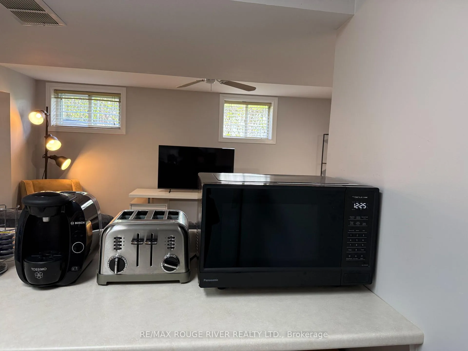Photo 11 of Unit Bsmt, 717 Victory Drive, Pickering, West Shore — HOMEH