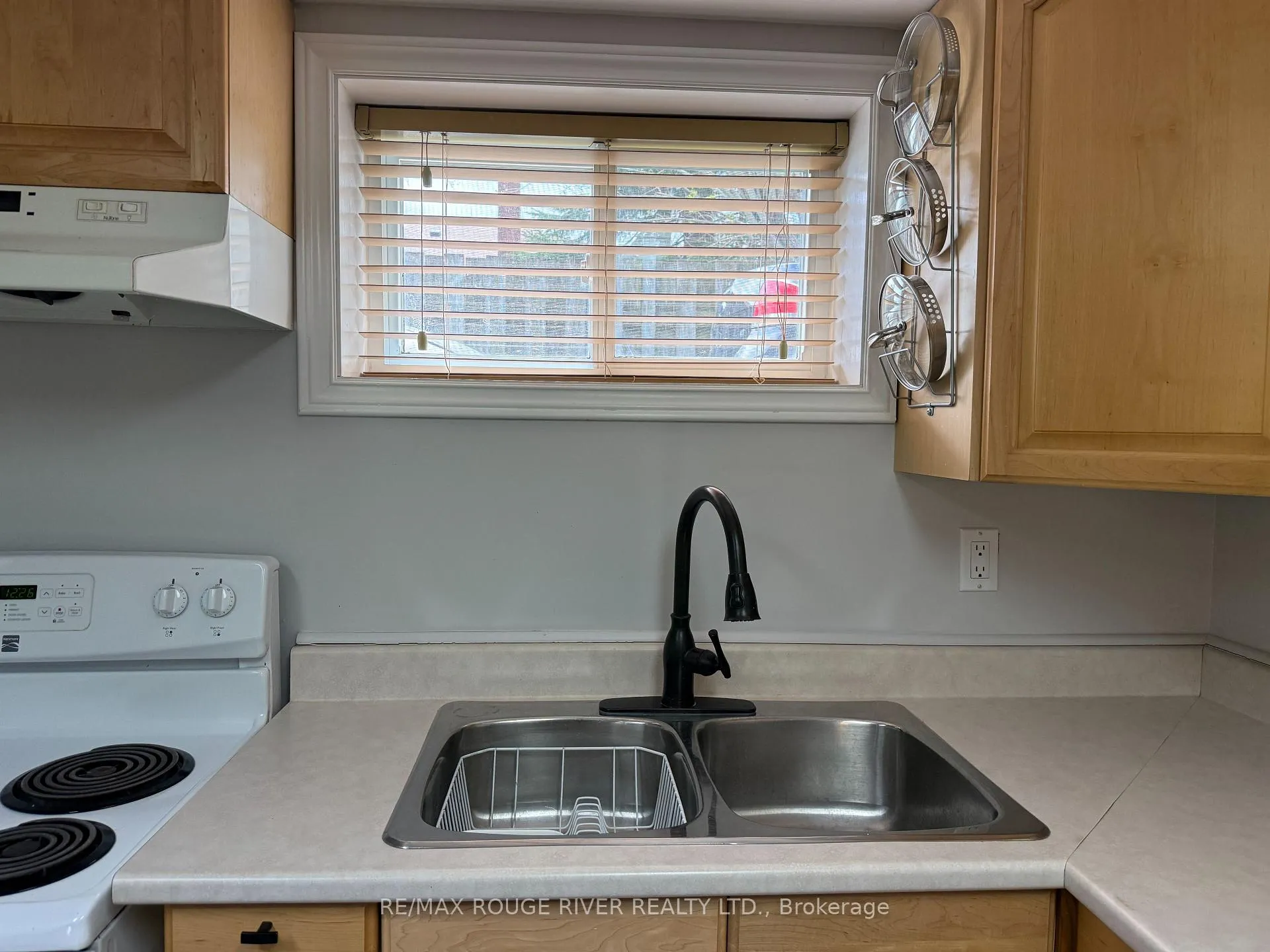 Photo 12 of Unit Bsmt, 717 Victory Drive, Pickering, West Shore — HOMEH