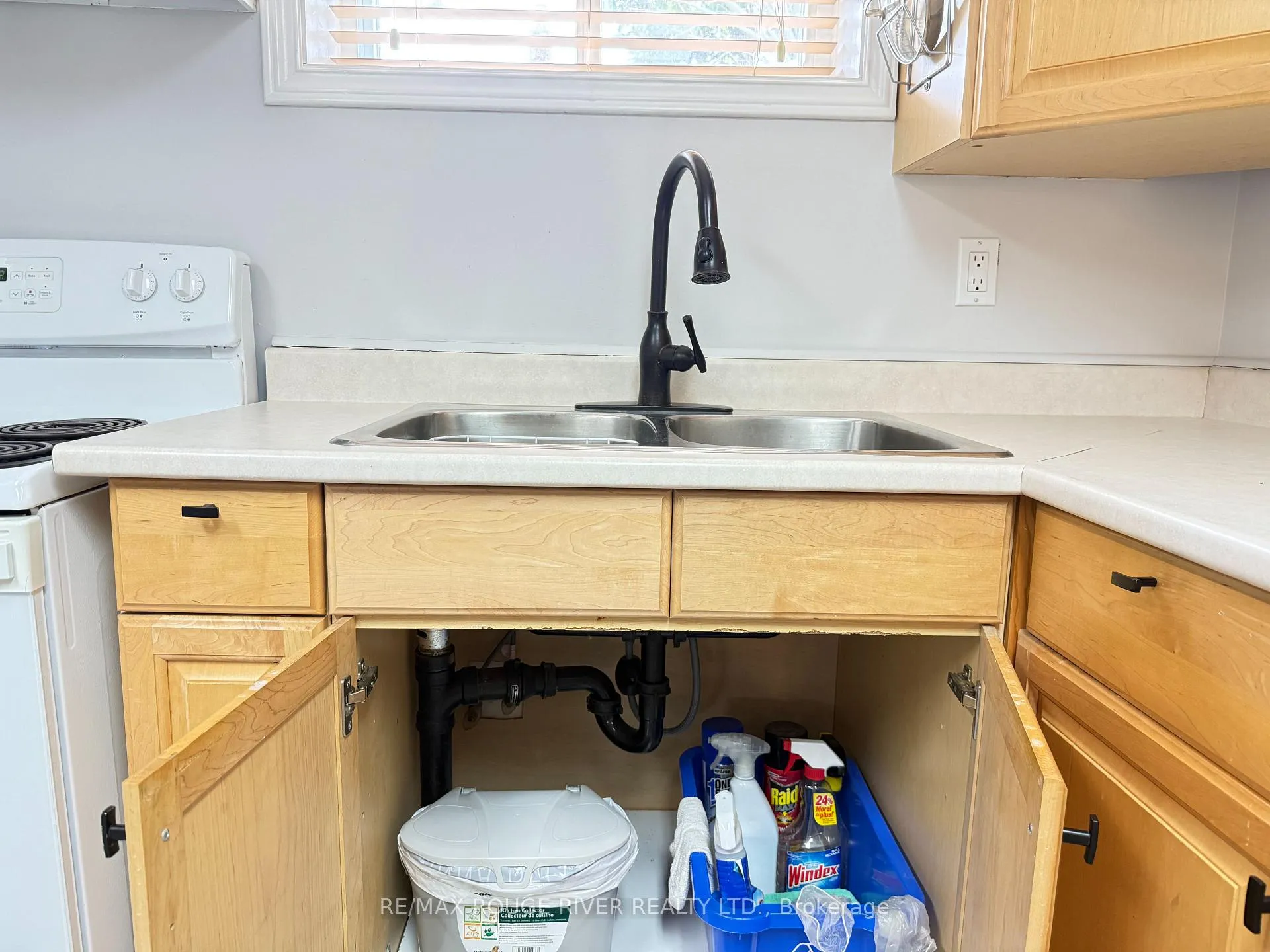 Photo 13 of Unit Bsmt, 717 Victory Drive, Pickering, West Shore — HOMEH