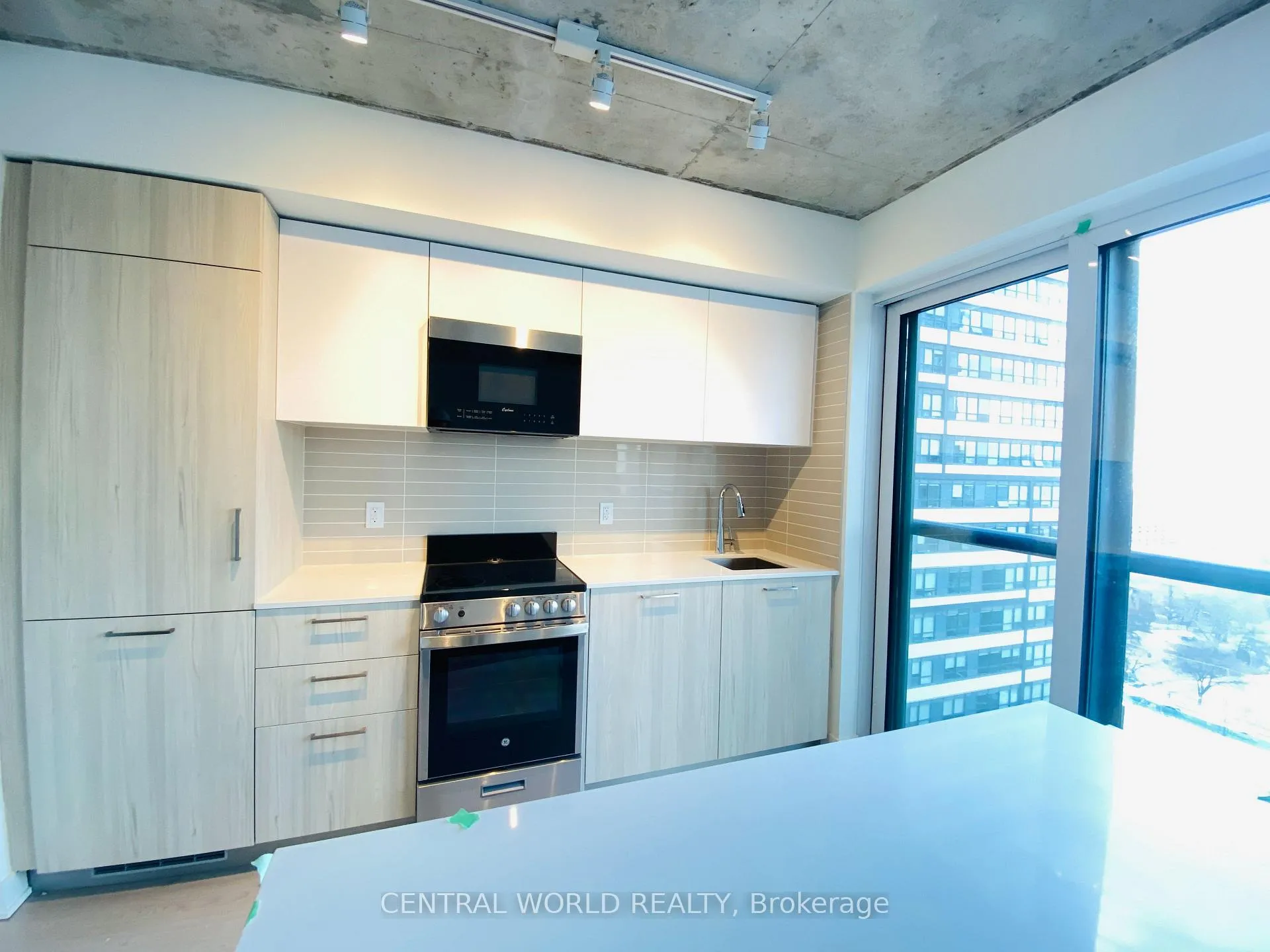 Photo 4 of Unit 1701, 65 Mutual Street, Toronto, Church-Yonge Corridor — HOMEH