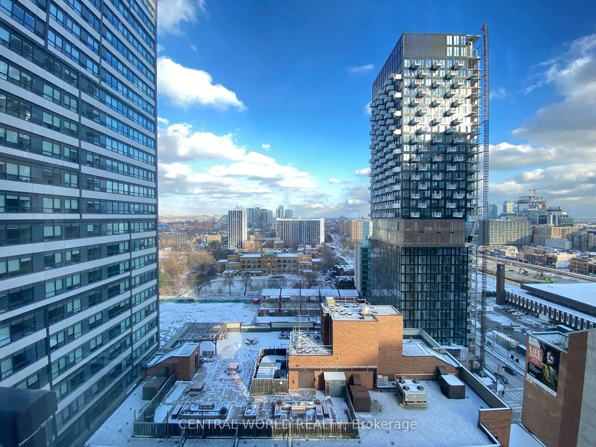 Photo 10 of Unit 1701, 65 Mutual Street, Toronto, Church-Yonge Corridor — HOMEH