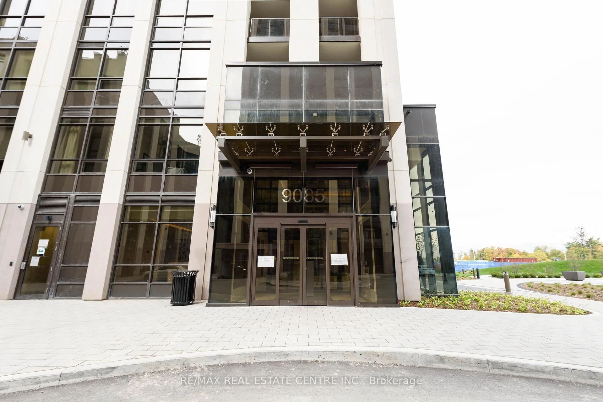 Photo 2 of Unit 520, 9085 Jane Street, Vaughan, Concord — HOMEH