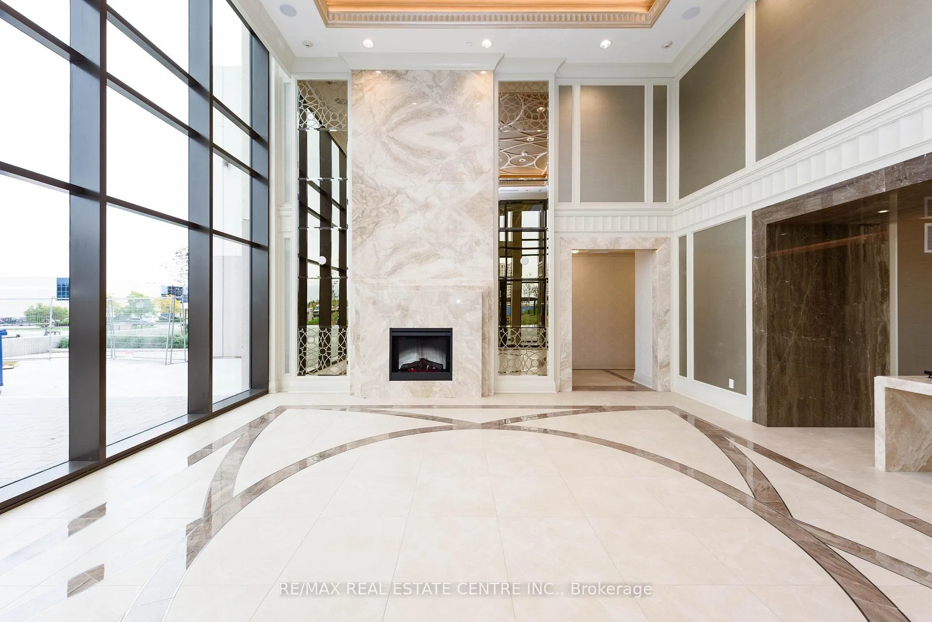 Photo 4 of Unit 520, 9085 Jane Street, Vaughan, Concord — HOMEH