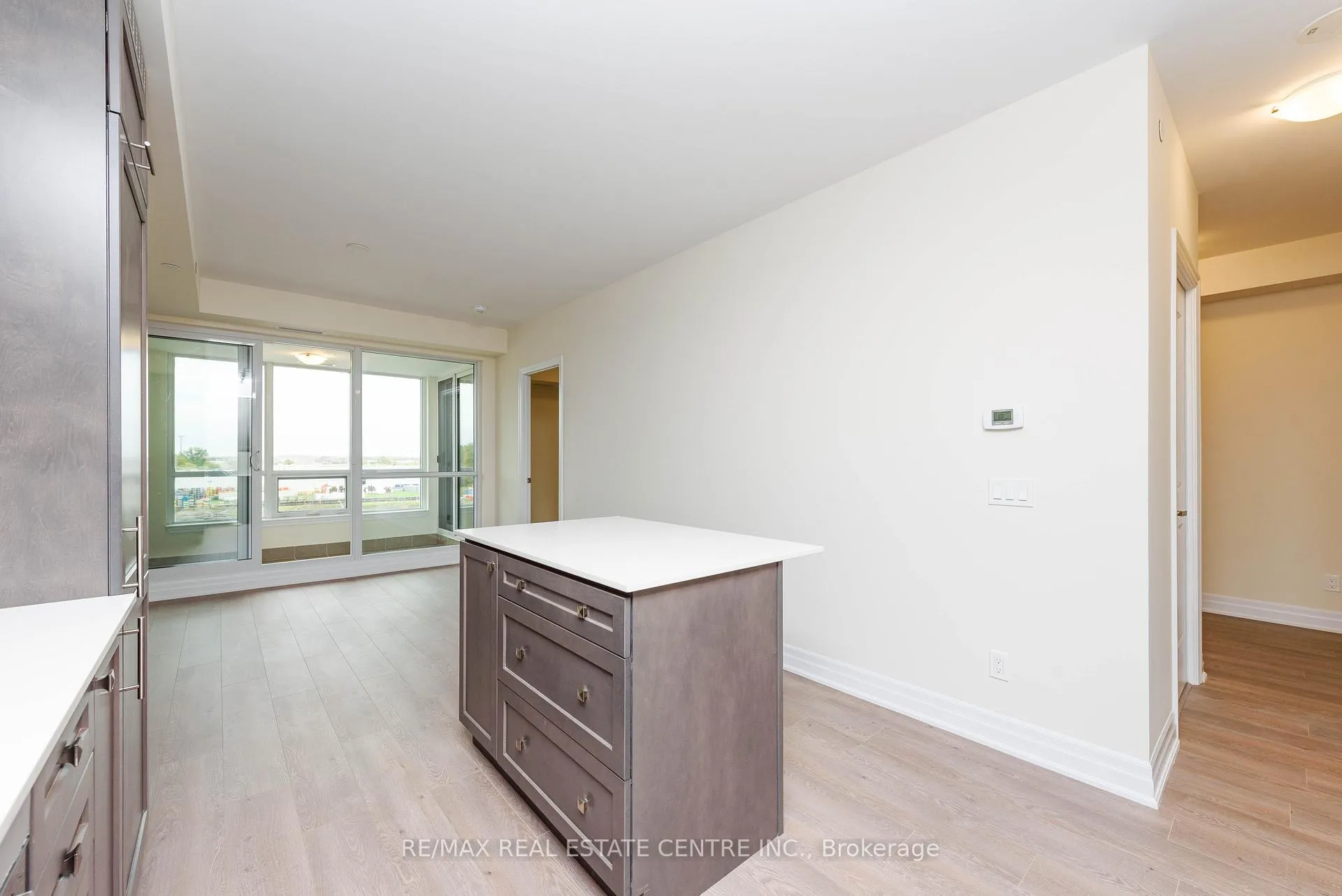 Photo 7 of Unit 520, 9085 Jane Street, Vaughan, Concord — HOMEH
