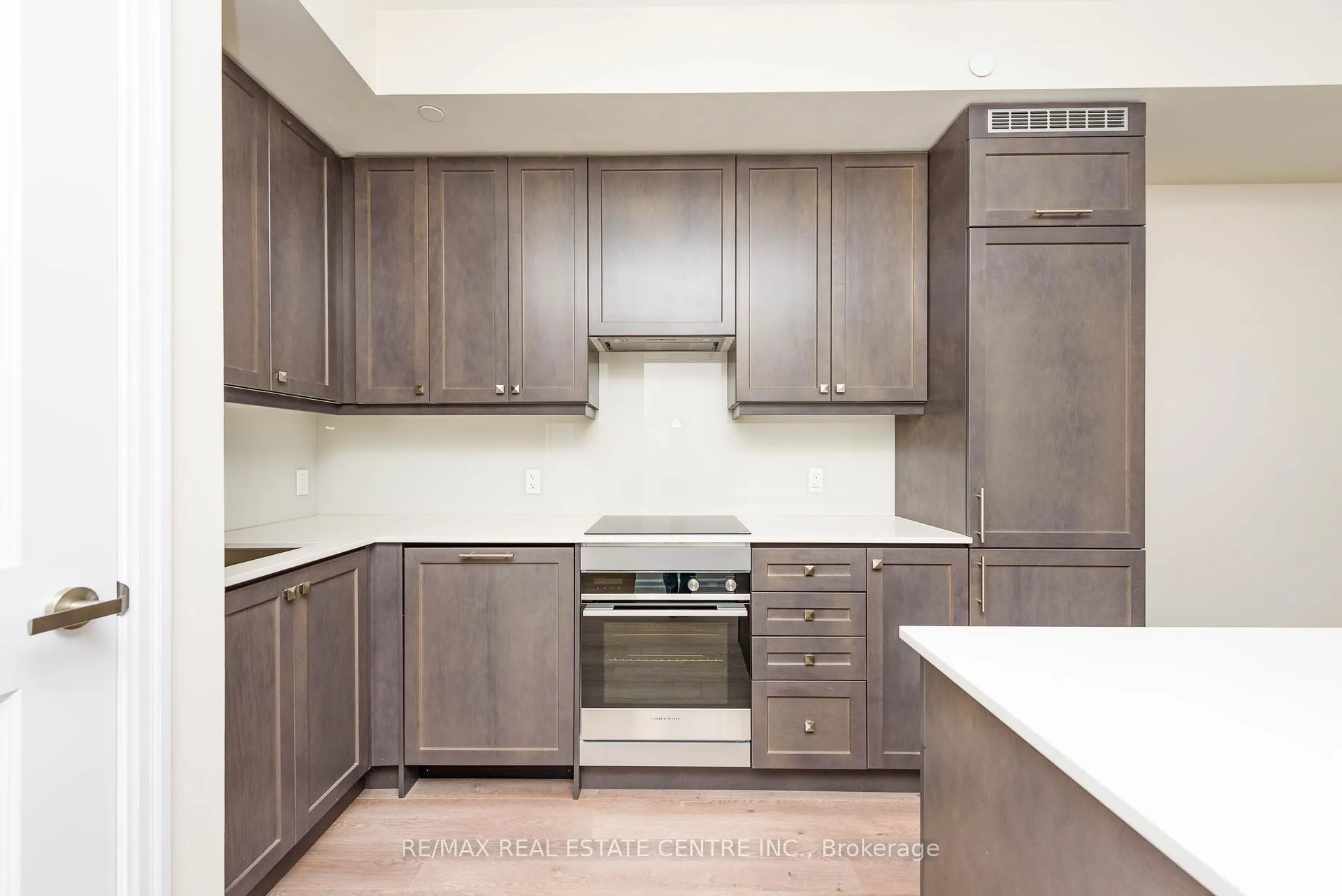 Photo 10 of Unit 520, 9085 Jane Street, Vaughan, Concord — HOMEH