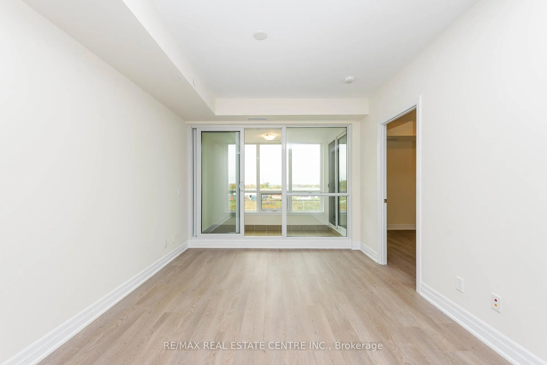 Photo 13 of Unit 520, 9085 Jane Street, Vaughan, Concord — HOMEH