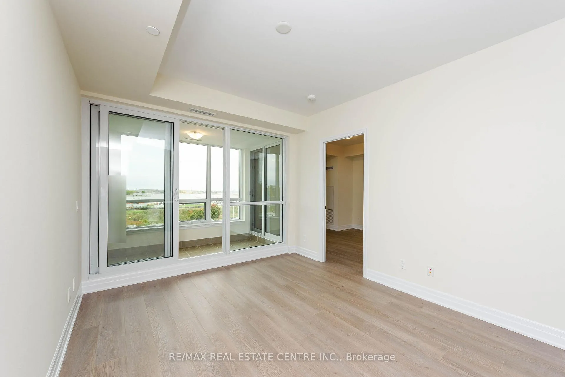 Photo 14 of Unit 520, 9085 Jane Street, Vaughan, Concord — HOMEH