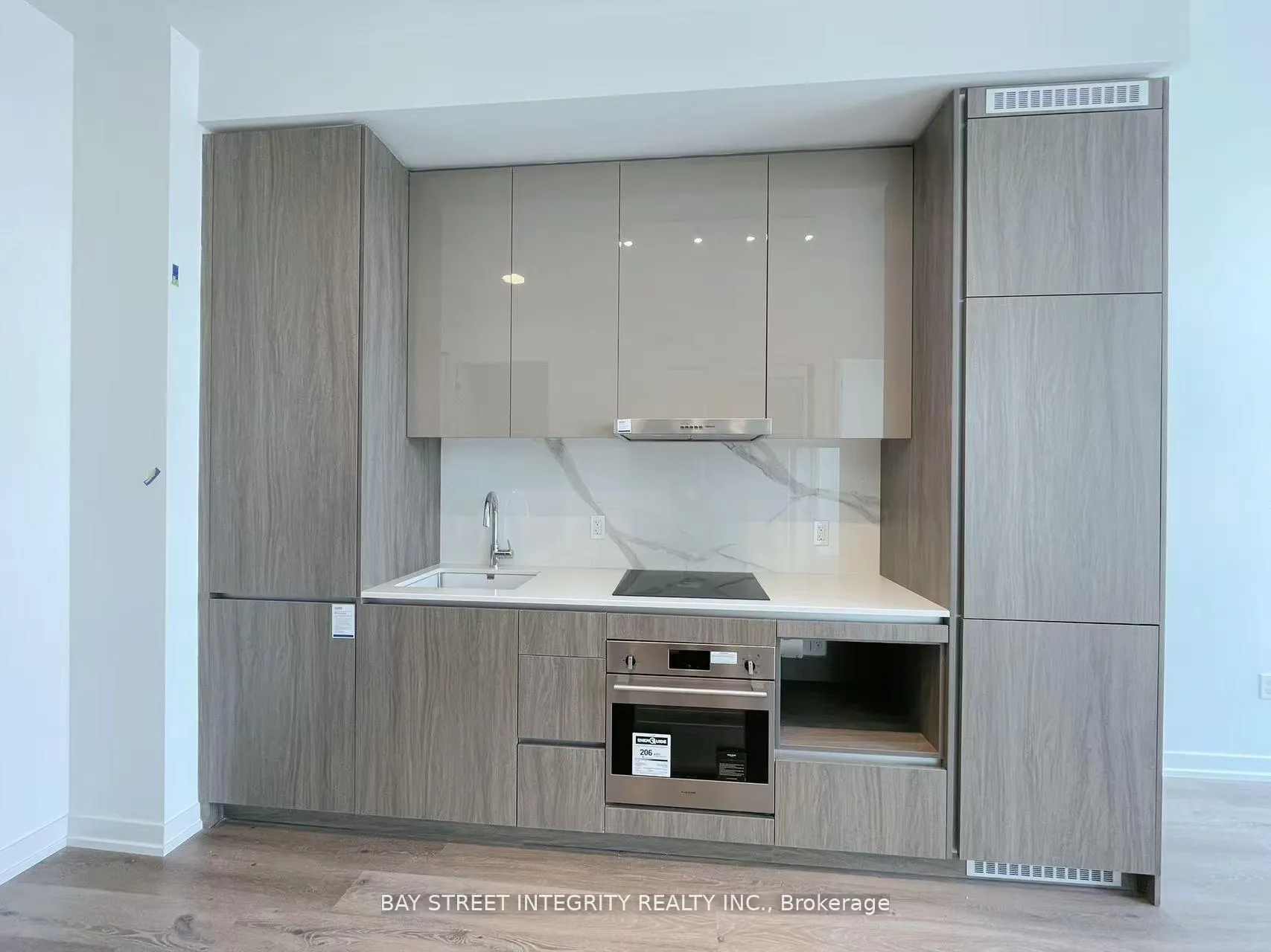 Photo 2 of Unit 1911, 28 Interchange Way, Vaughan, Vaughan Corporate Centre — HOMEH