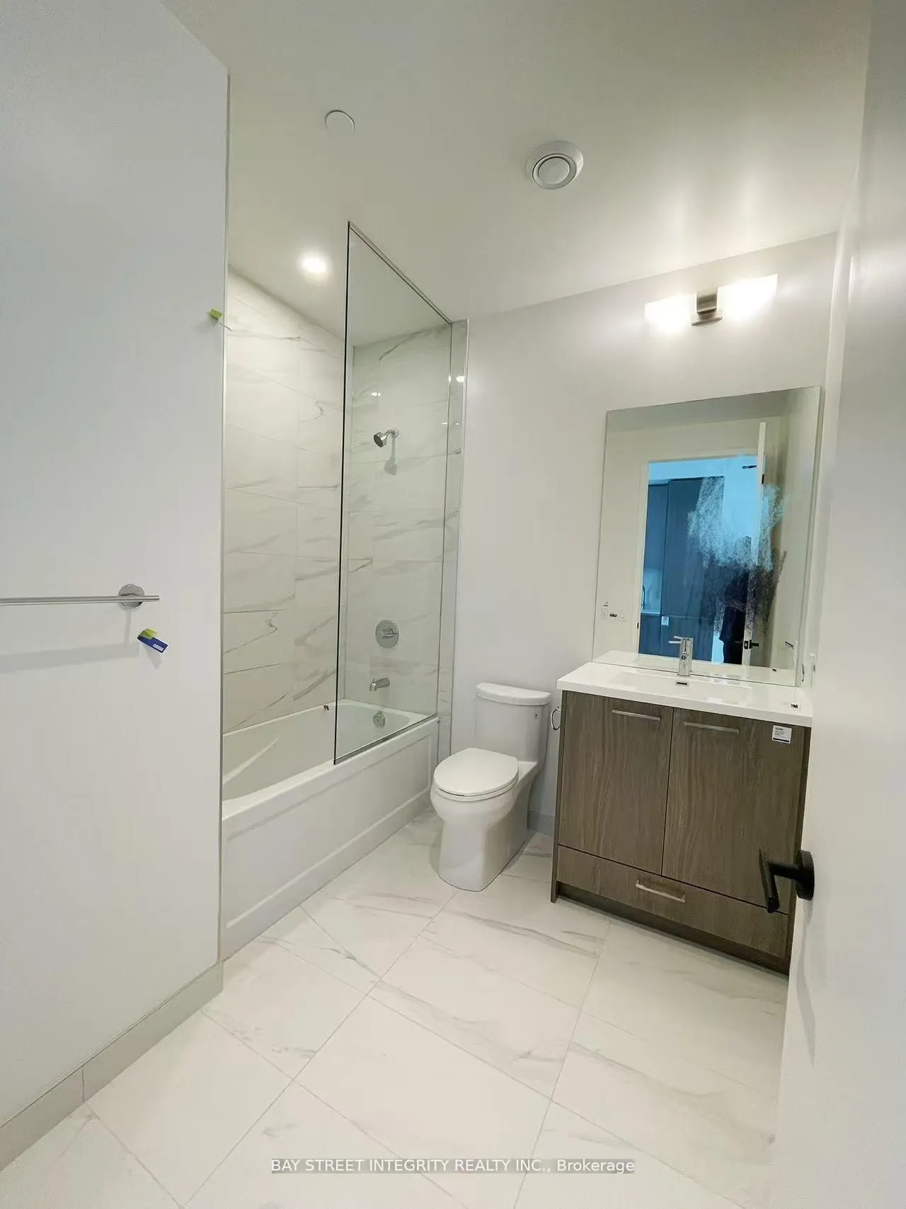 Photo 5 of Unit 1911, 28 Interchange Way, Vaughan, Vaughan Corporate Centre — HOMEH