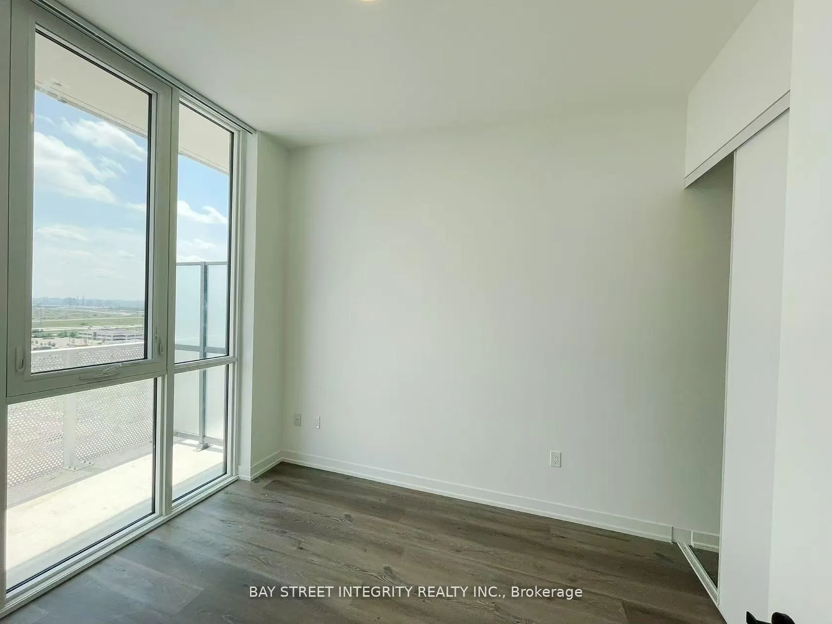 Photo 6 of Unit 1911, 28 Interchange Way, Vaughan, Vaughan Corporate Centre — HOMEH