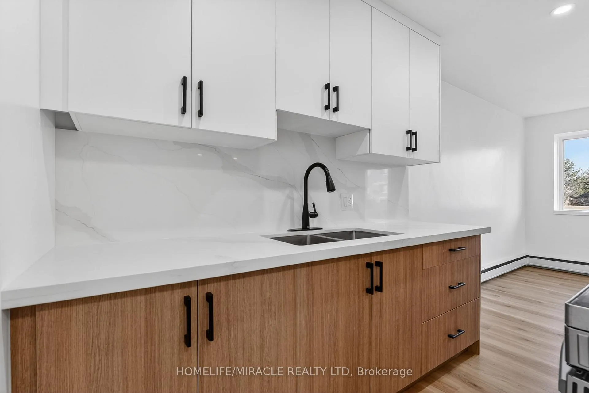 Photo 13 of Unit 5, 456 Carlton Street, St. Catharines, Facer — HOMEH