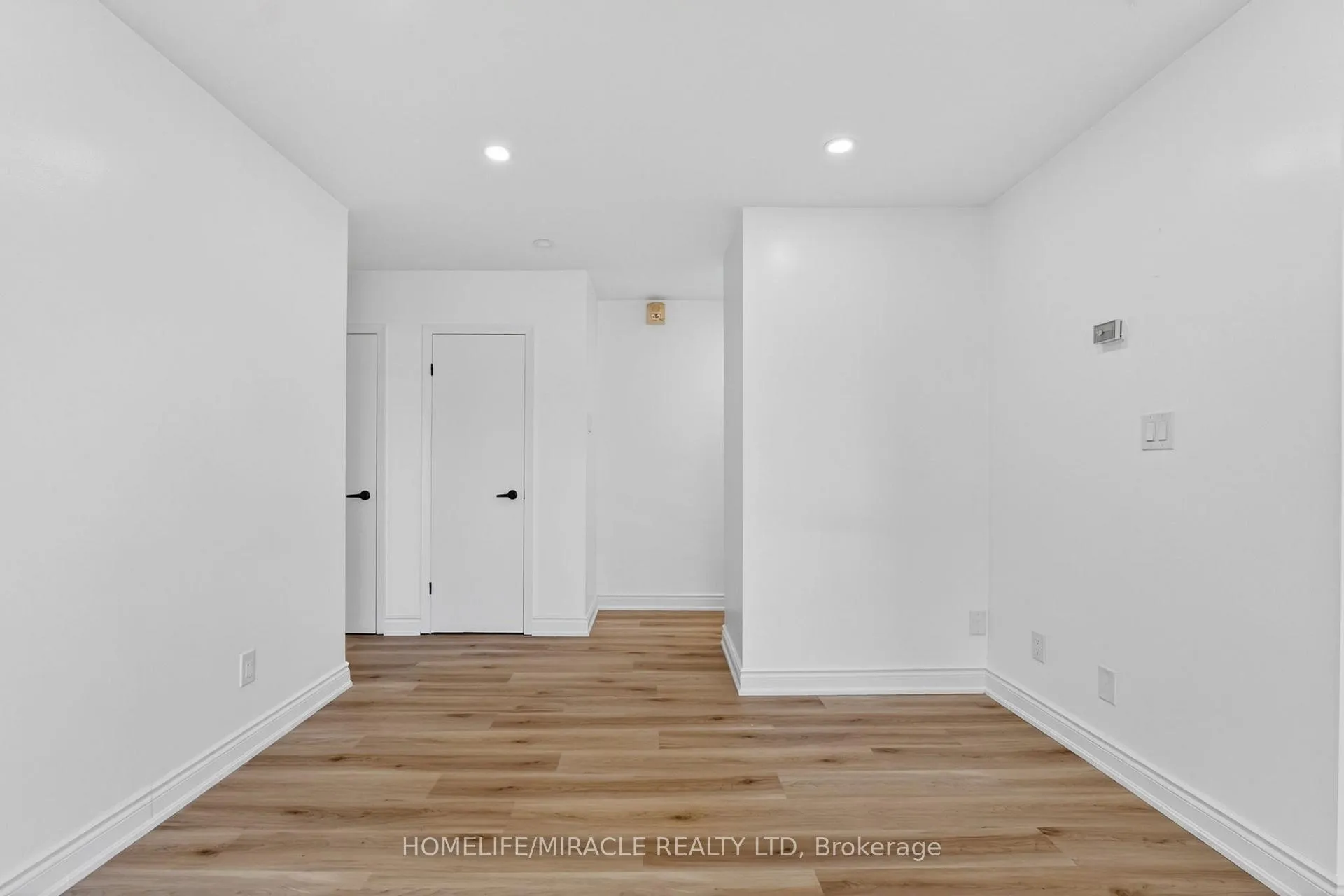 Photo 15 of Unit 5, 456 Carlton Street, St. Catharines, Facer — HOMEH