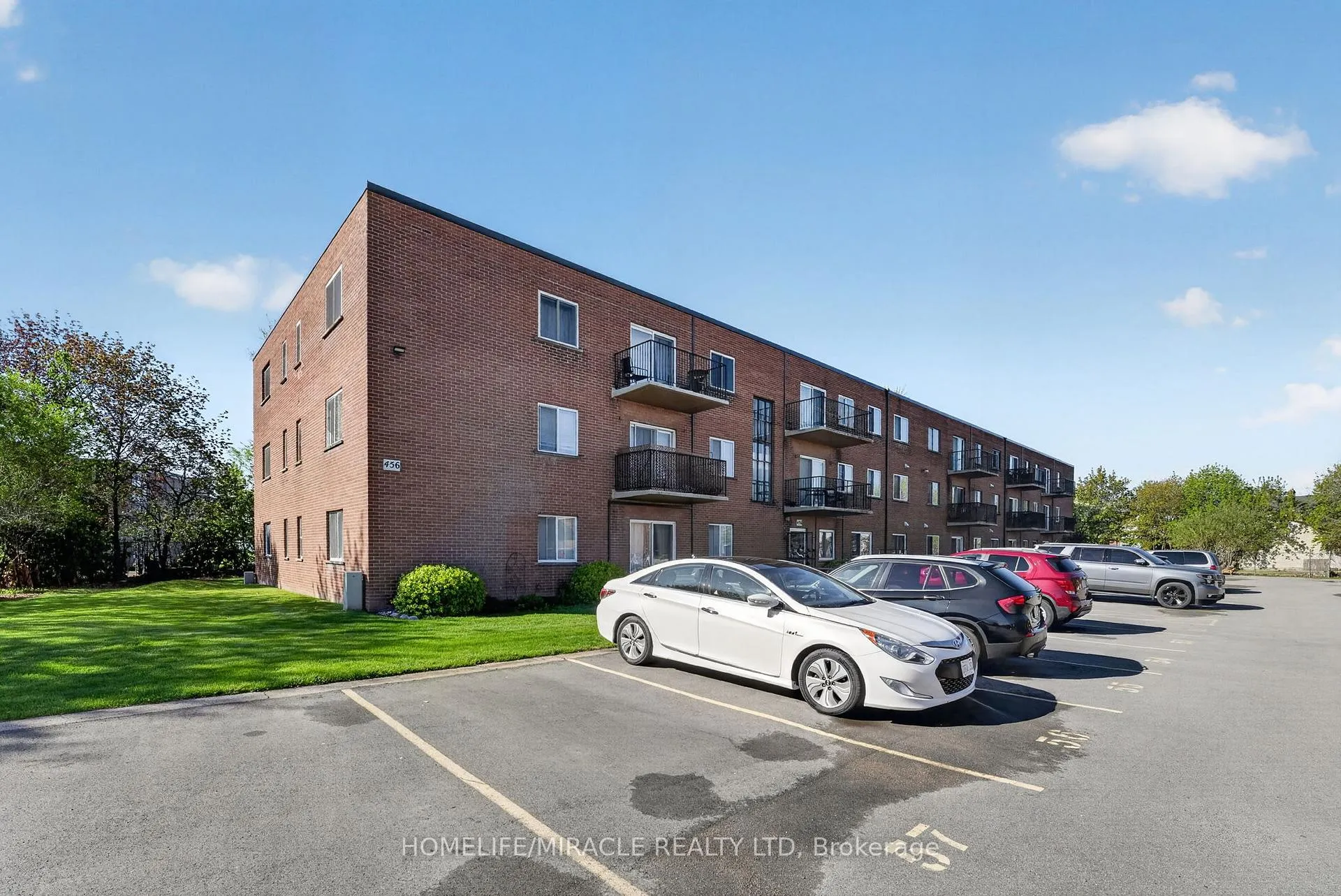 Photo 22 of Unit 5, 456 Carlton Street, St. Catharines, Facer — HOMEH
