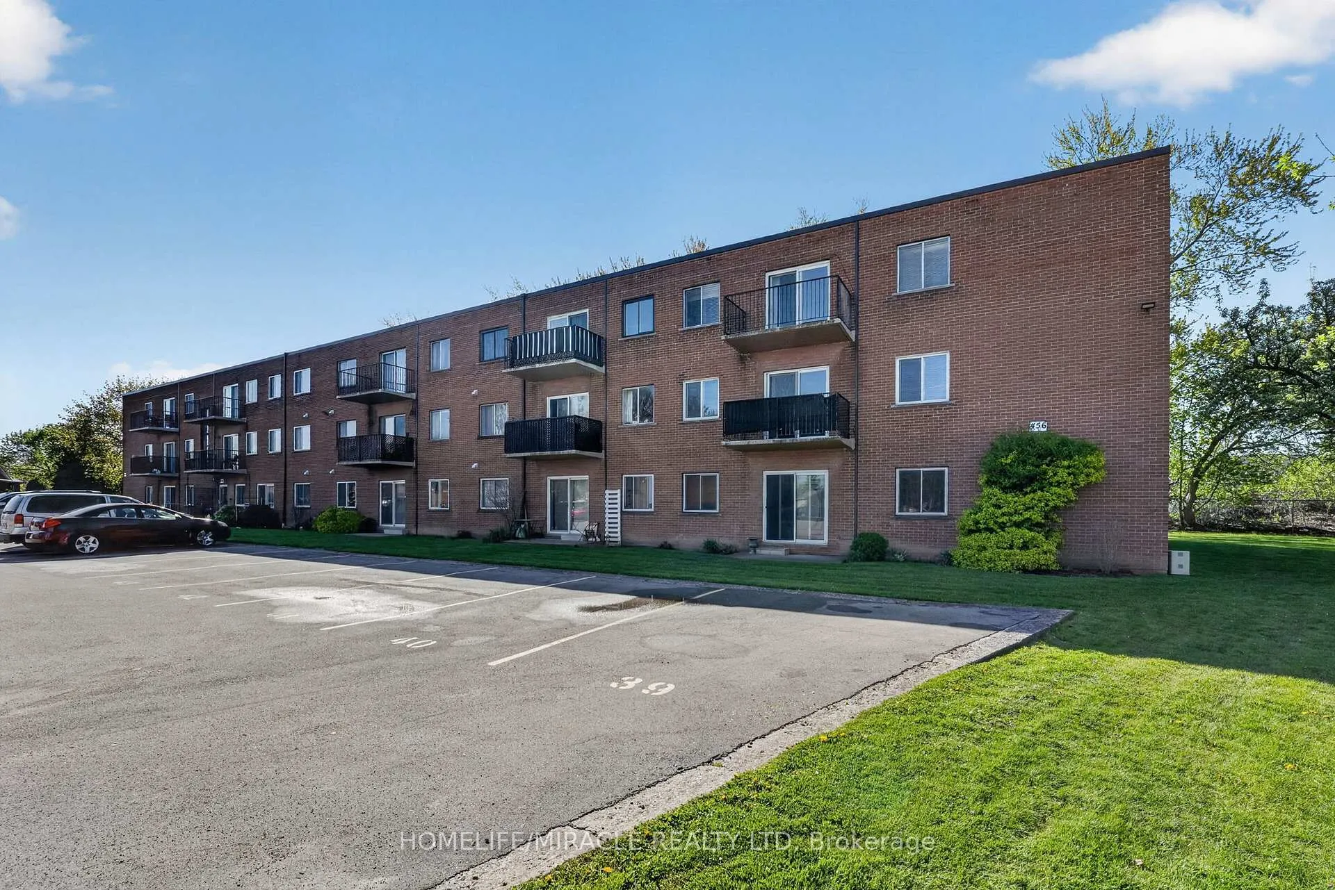 Photo 23 of Unit 5, 456 Carlton Street, St. Catharines, Facer — HOMEH