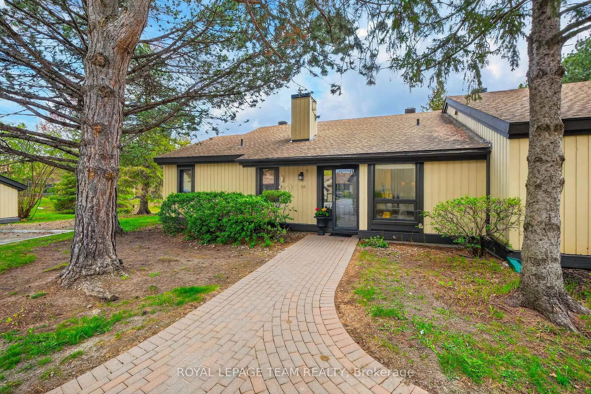 Photo 2 of 10 Pebble Beach Court, Ottawa, Stittsville (Central) — HOMEH