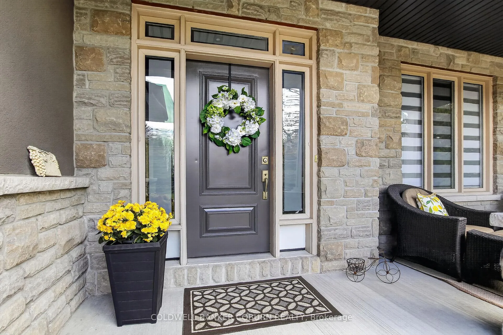 Photo 3 of 211 Jensen Court, Ottawa, Carp — HOMEH