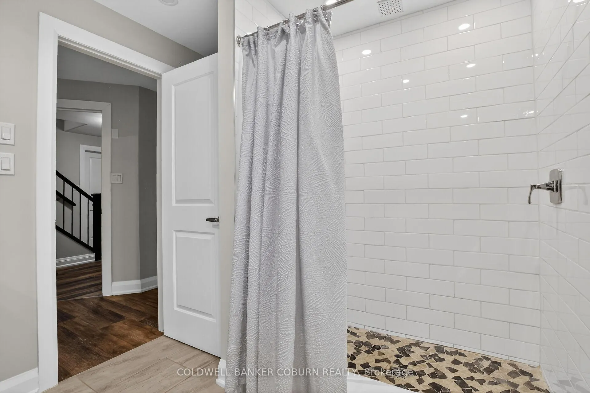 Photo 39 of 211 Jensen Court, Ottawa, Carp — HOMEH