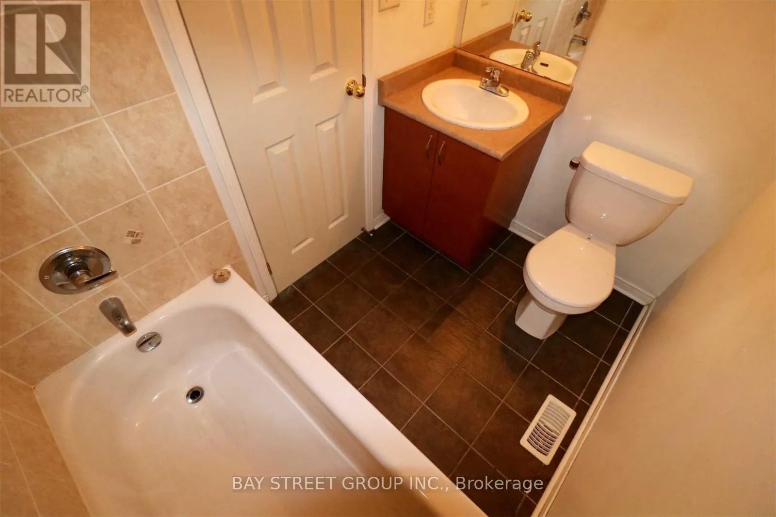 Photo 8 of 46 Balsam Street, Markham, Cornell — HOMEH