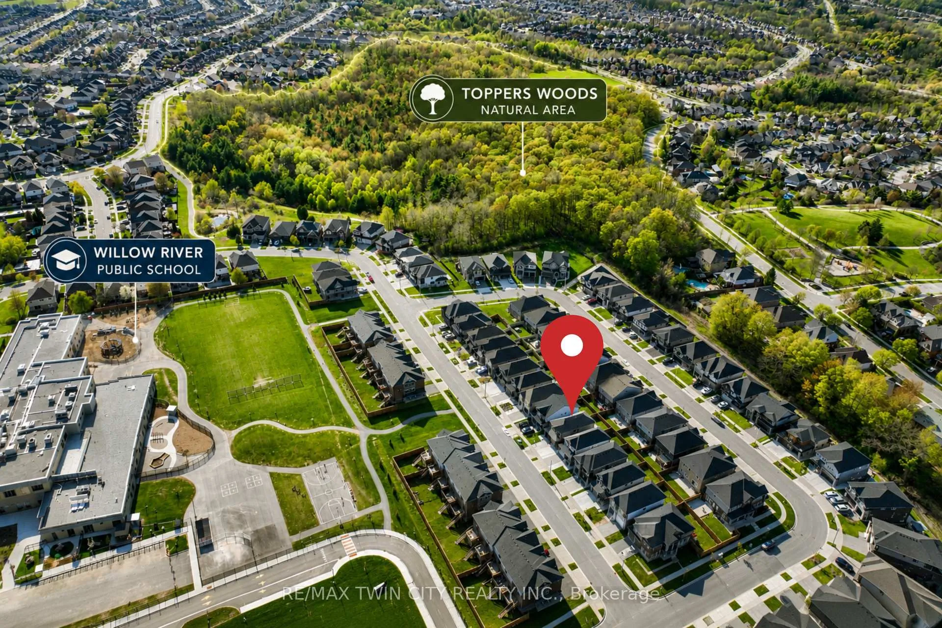 Photo 2 of 107 Monarch Woods Drive, Kitchener — HOMEH