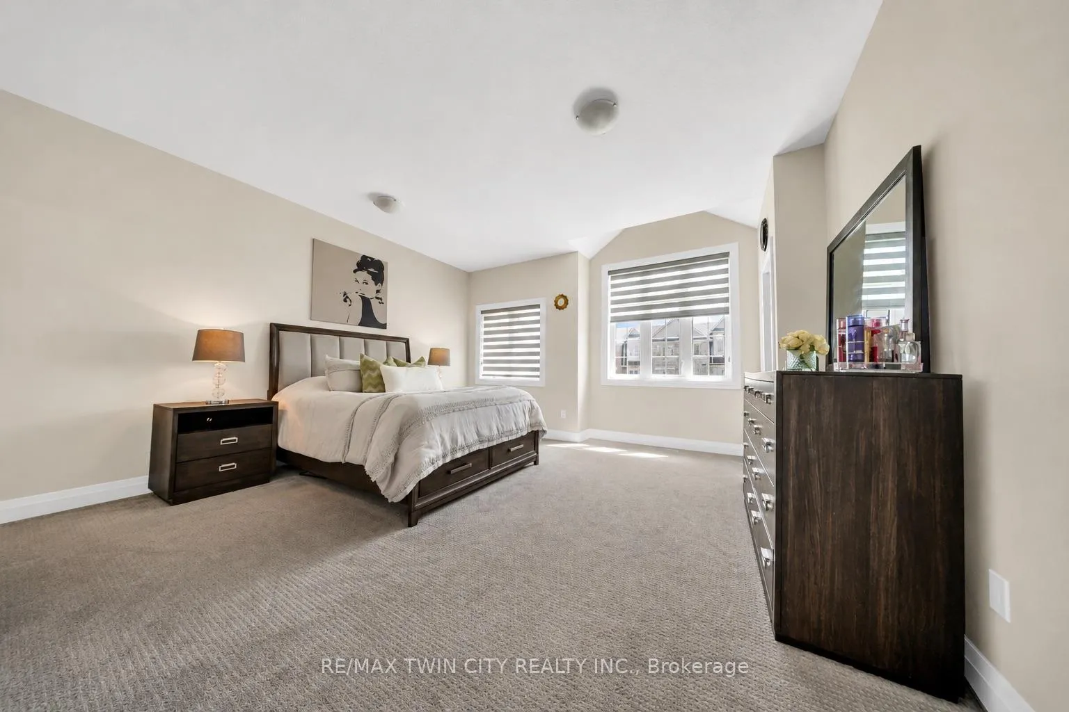 Photo 16 of 107 Monarch Woods Drive, Kitchener — HOMEH
