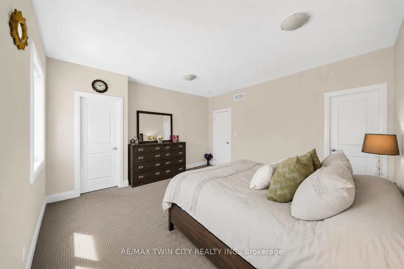 Photo 18 of 107 Monarch Woods Drive, Kitchener — HOMEH
