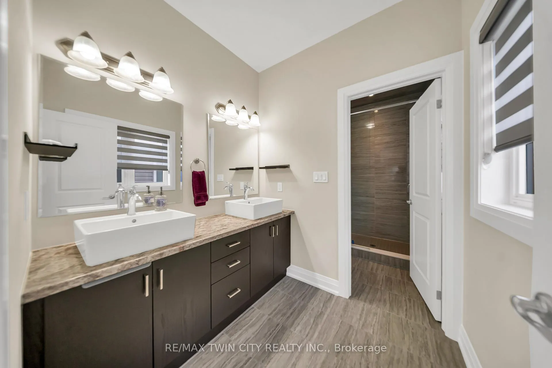 Photo 19 of 107 Monarch Woods Drive, Kitchener — HOMEH